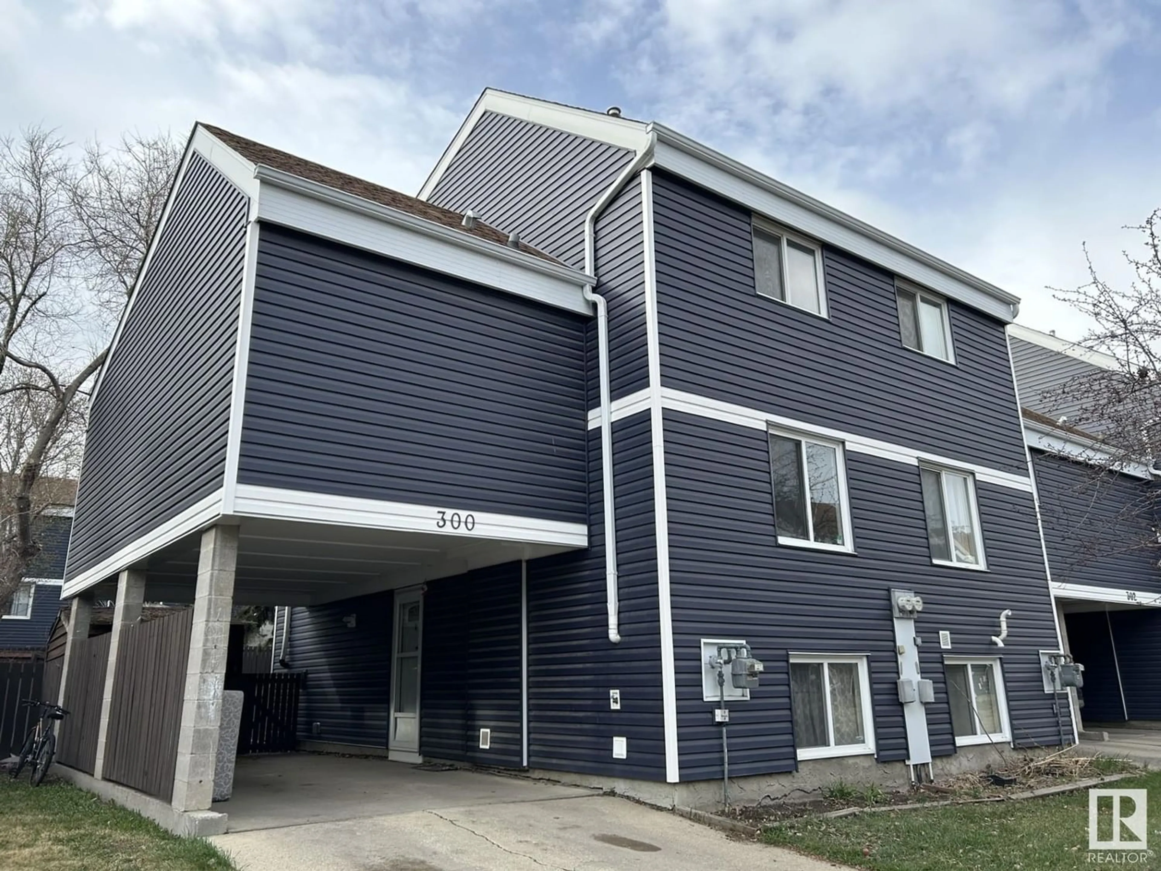 A pic from exterior of the house or condo for 300 MORIN MZ NW, Edmonton Alberta T6K1V1