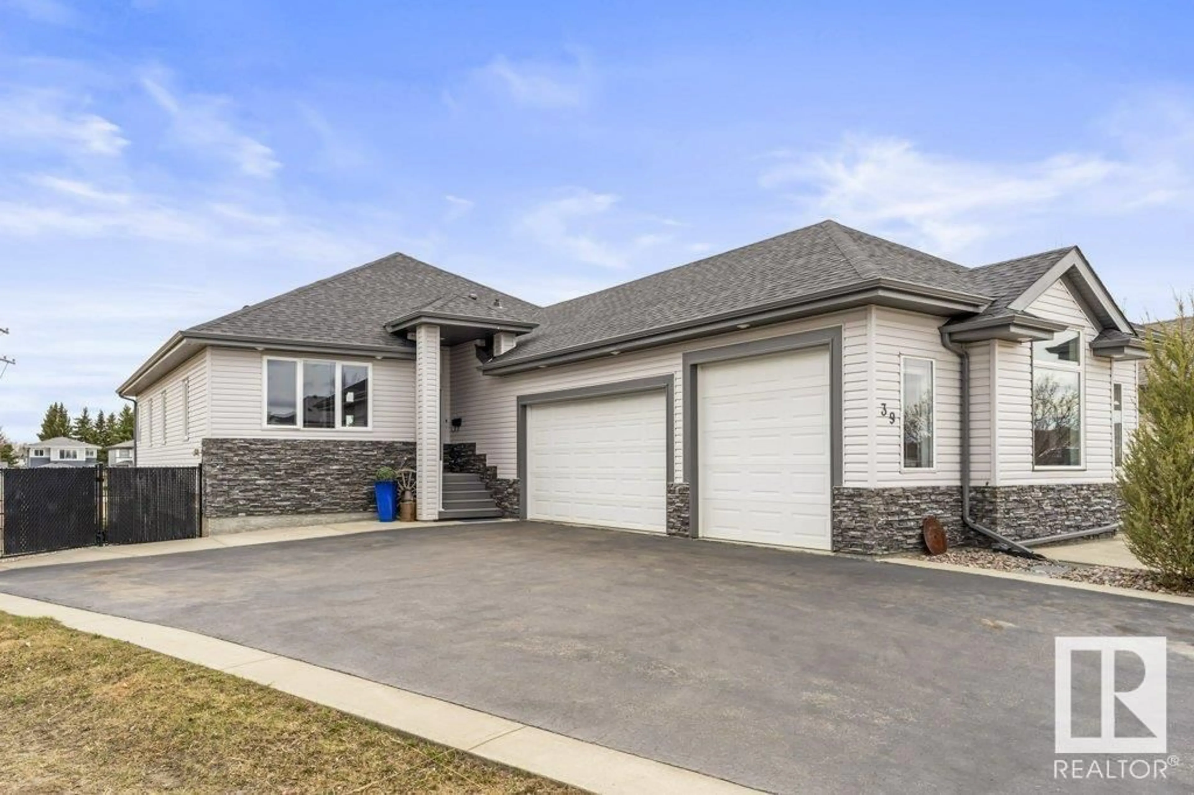 Frontside or backside of a home for 39 BRIARWOOD PT, Stony Plain Alberta T7Z2Z2