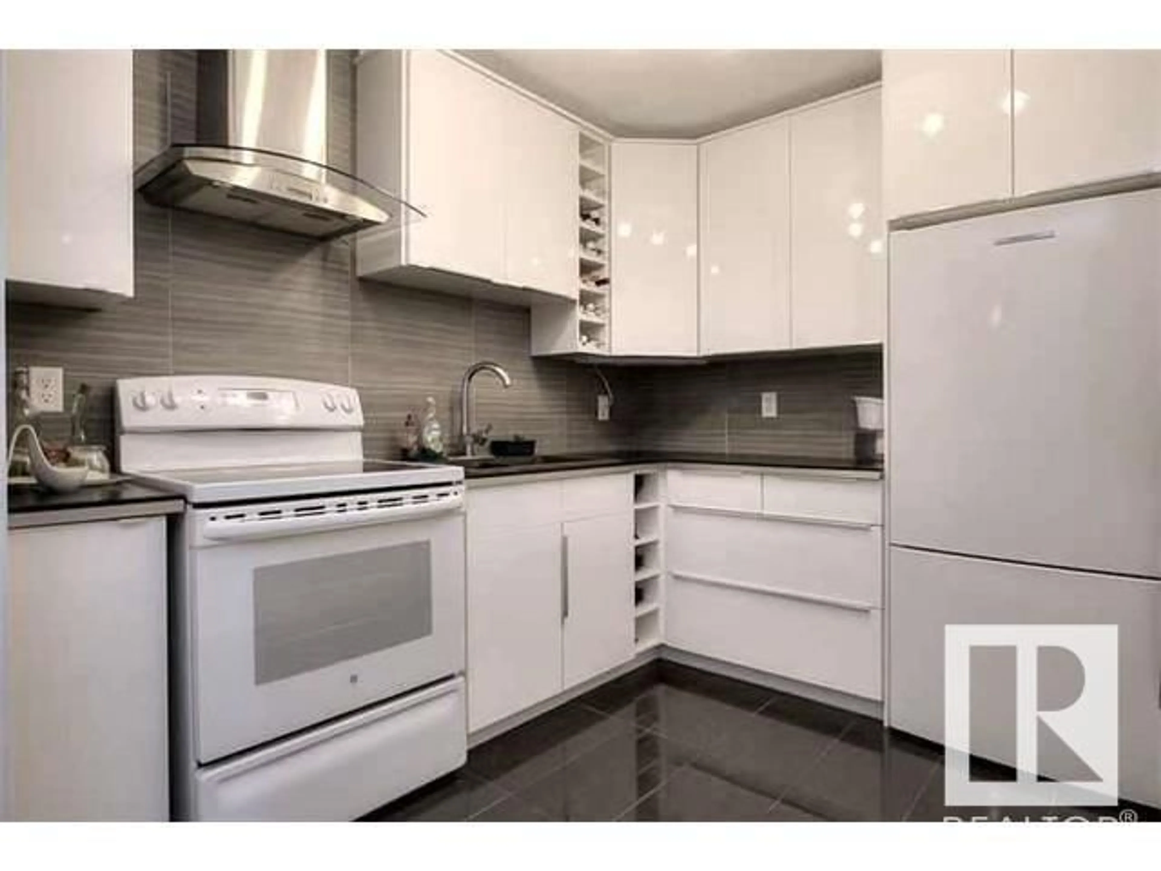 Kitchen for #A3 2808 116 ST NW, Edmonton Alberta T6J4G2