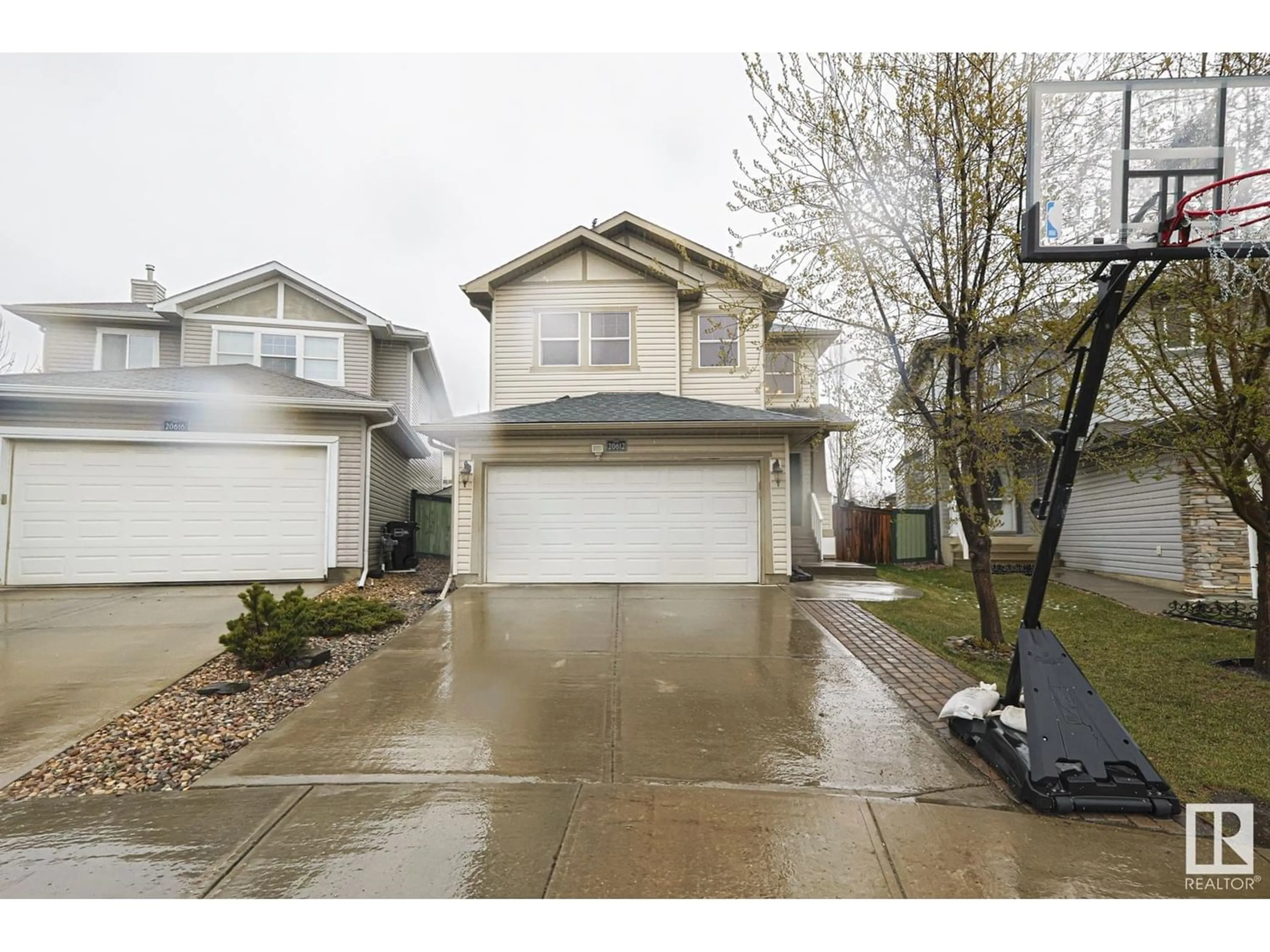 Frontside or backside of a home for 20612 91 AV NW, Edmonton Alberta T5T0W9