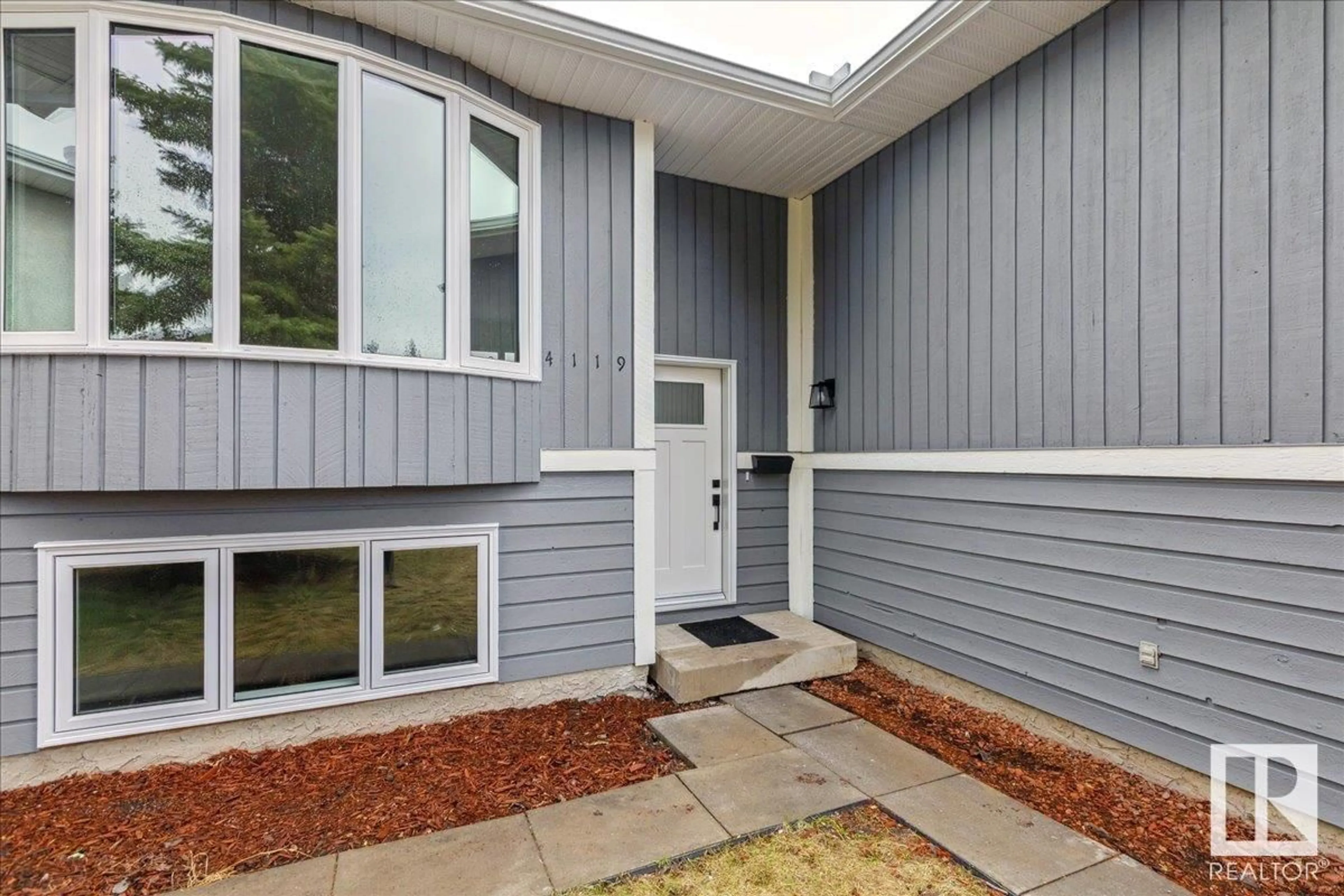 Home with vinyl exterior material for 4119 18 AV NW NW, Edmonton Alberta T6L3M3