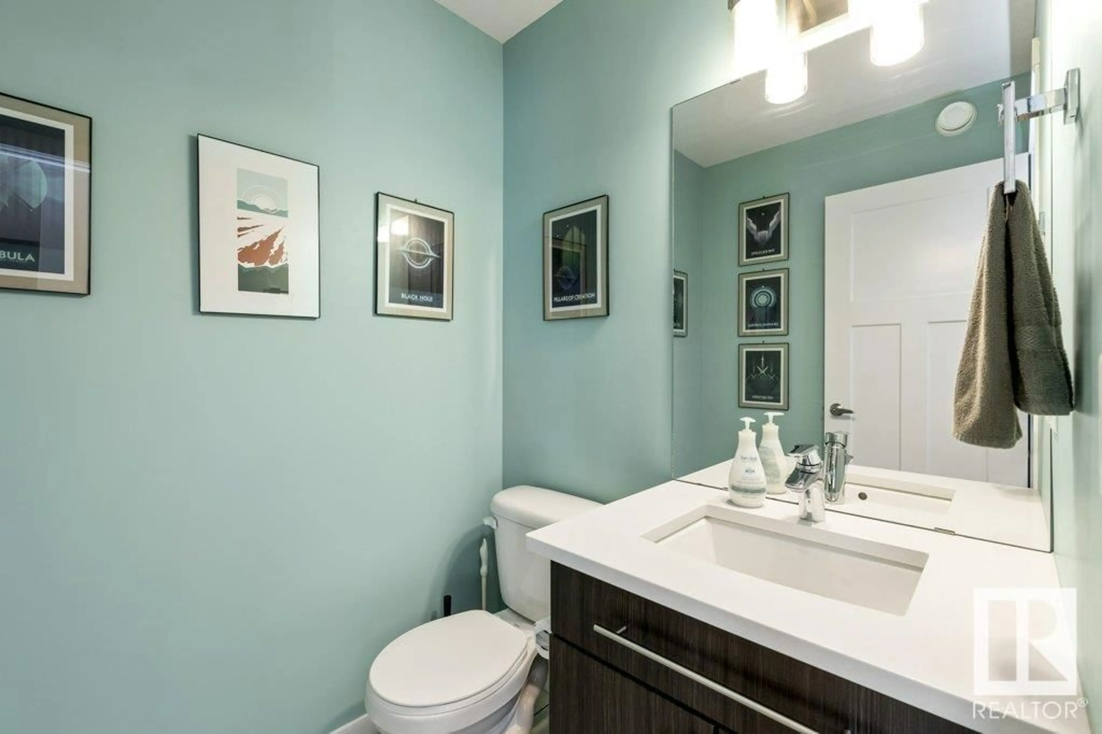 Bathroom for 7024 NEWSON RD NW, Edmonton Alberta T5E6W4