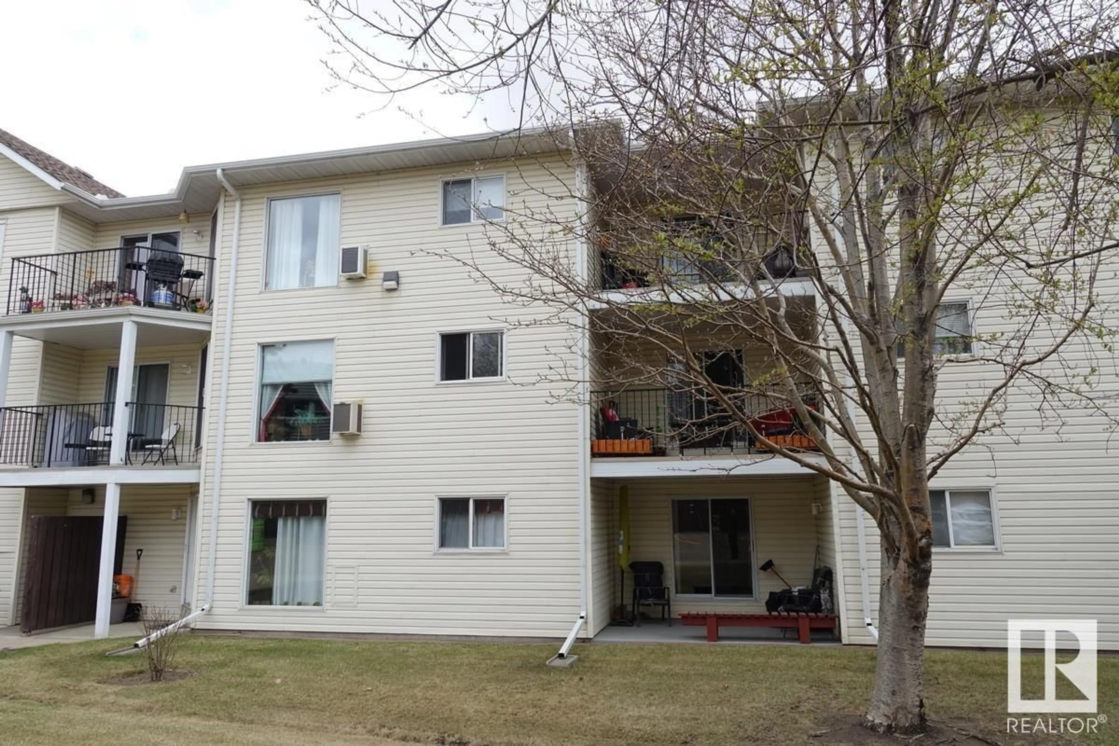 A pic from exterior of the house or condo for #201 9985 93 AV, Fort Saskatchewan Alberta T8L1N5