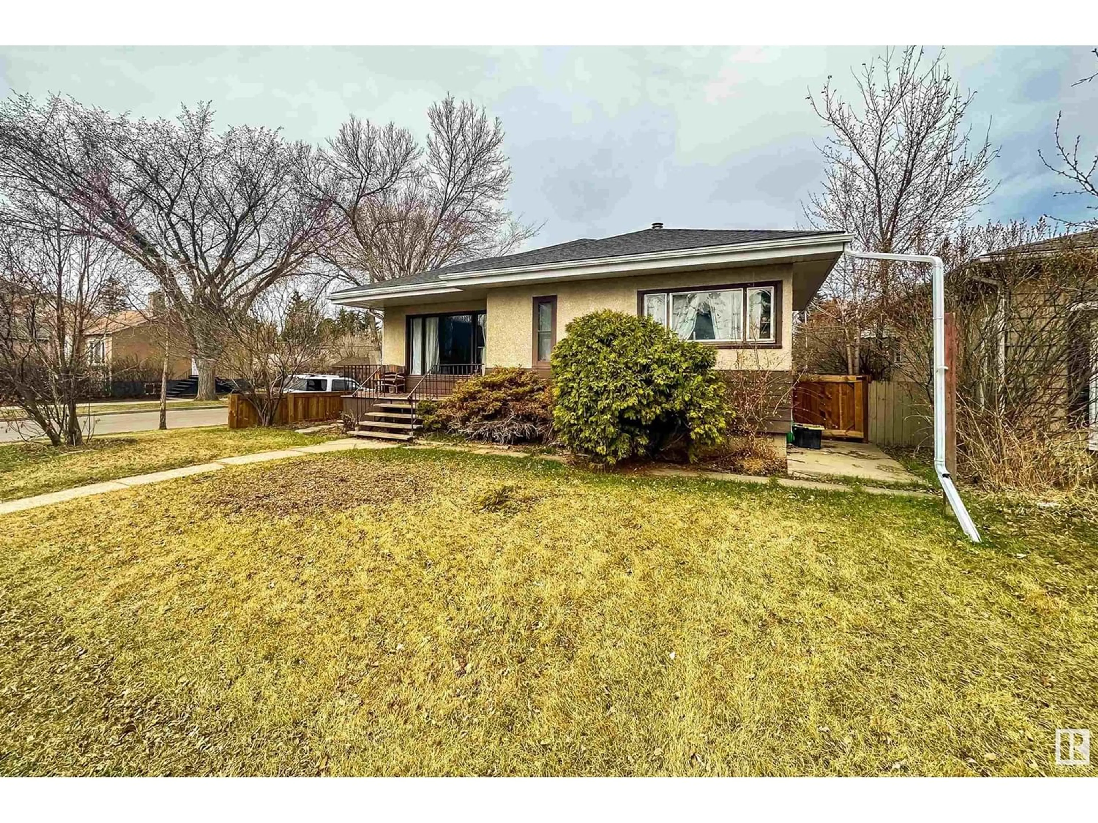 Frontside or backside of a home for 10992 72 AV NW, Edmonton Alberta T6G0A9