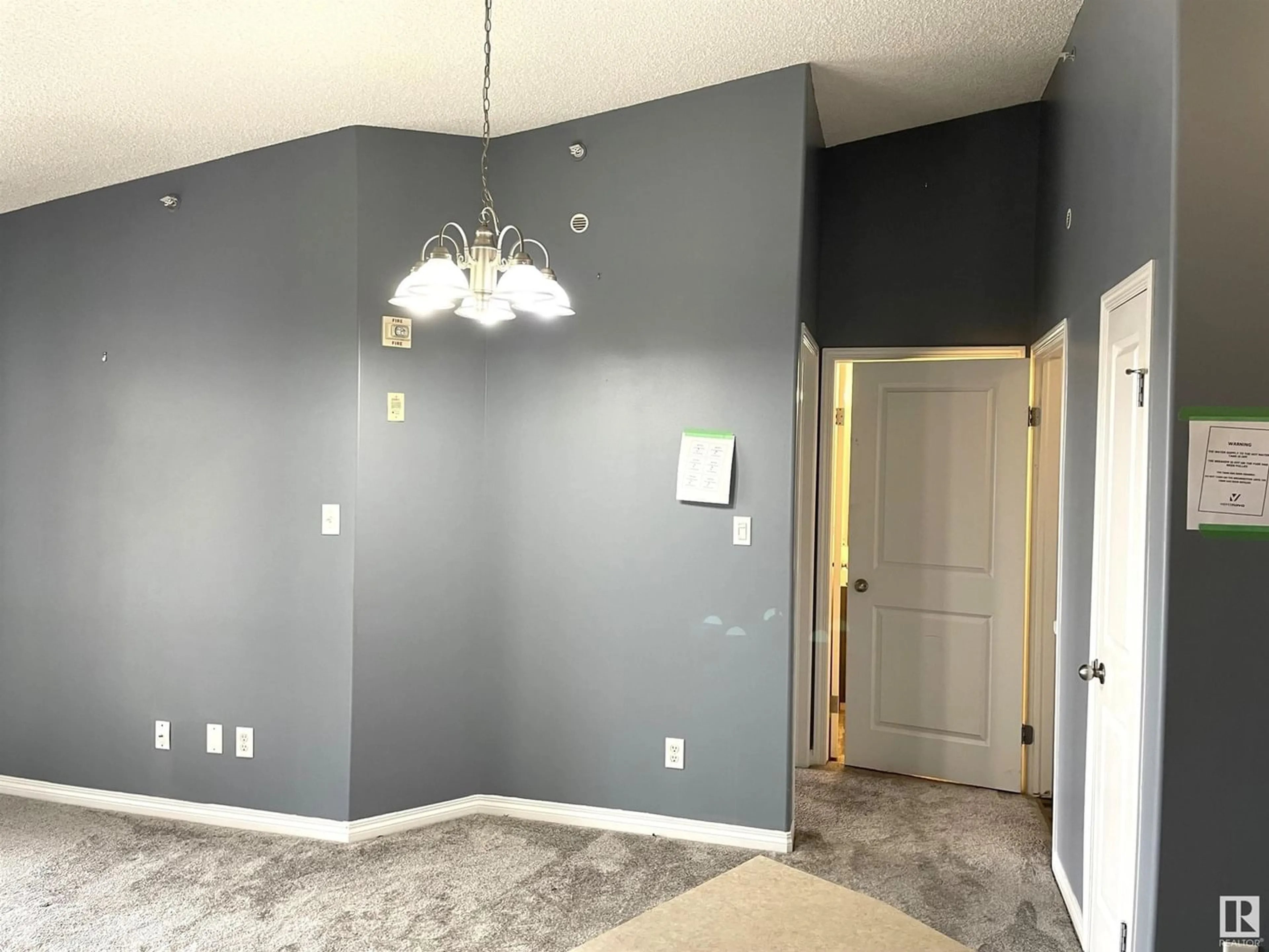 Indoor entryway for #503 11325 83 ST NW, Edmonton Alberta T5B4W5