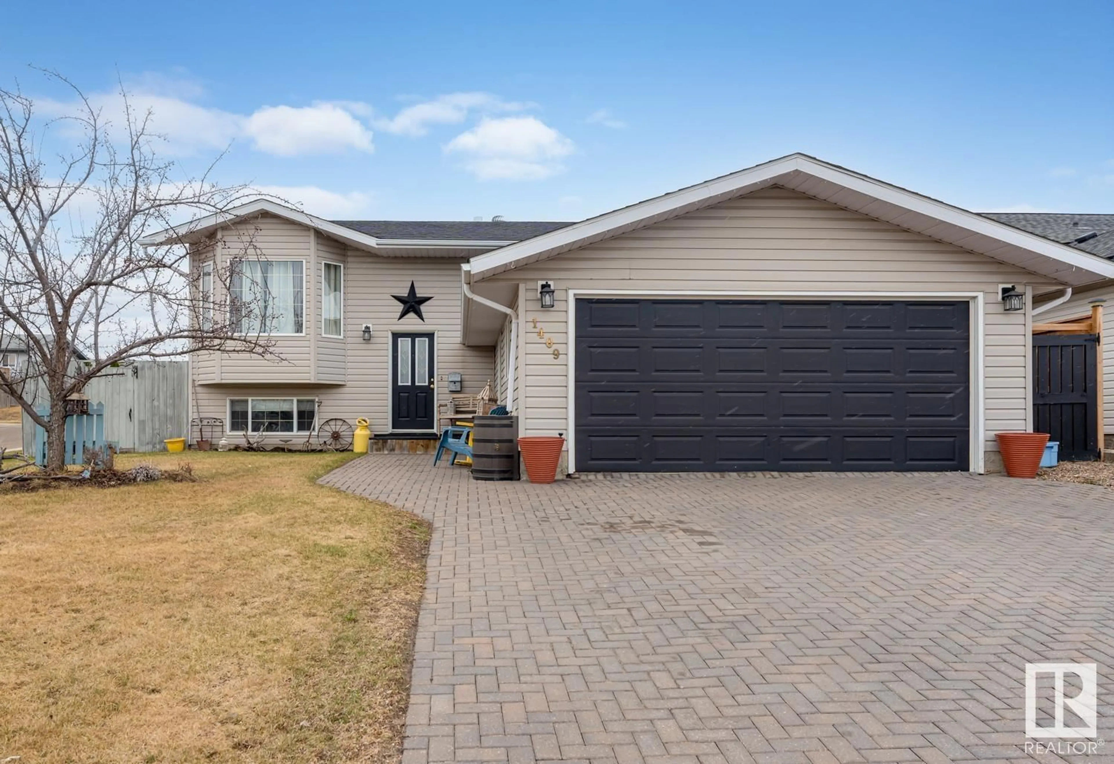 Frontside or backside of a home for 1409 LAKERIDGE CL, Cold Lake Alberta T9M1K9