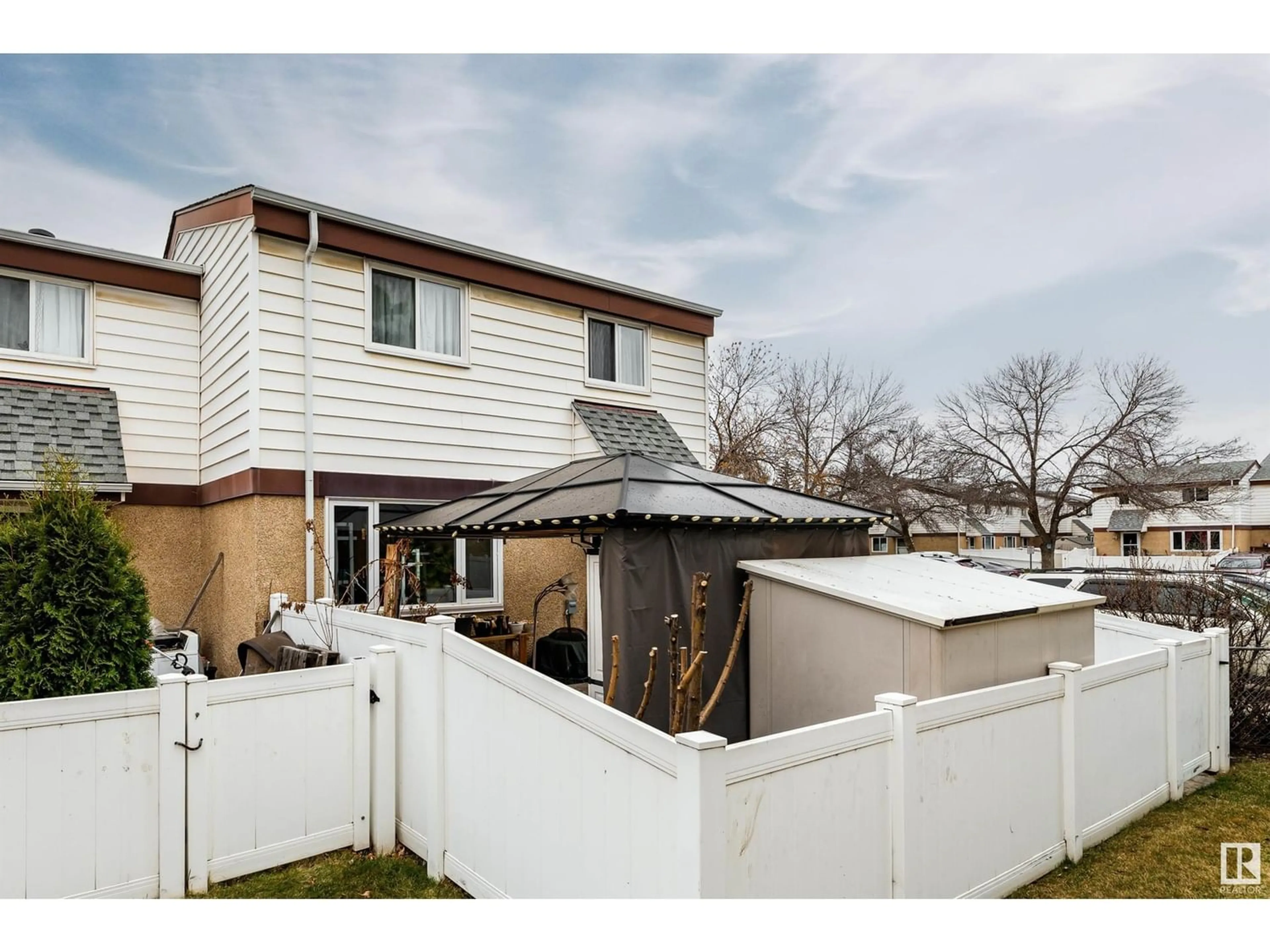Frontside or backside of a home for 3A TWIN TC NW, Edmonton Alberta T6K1V4