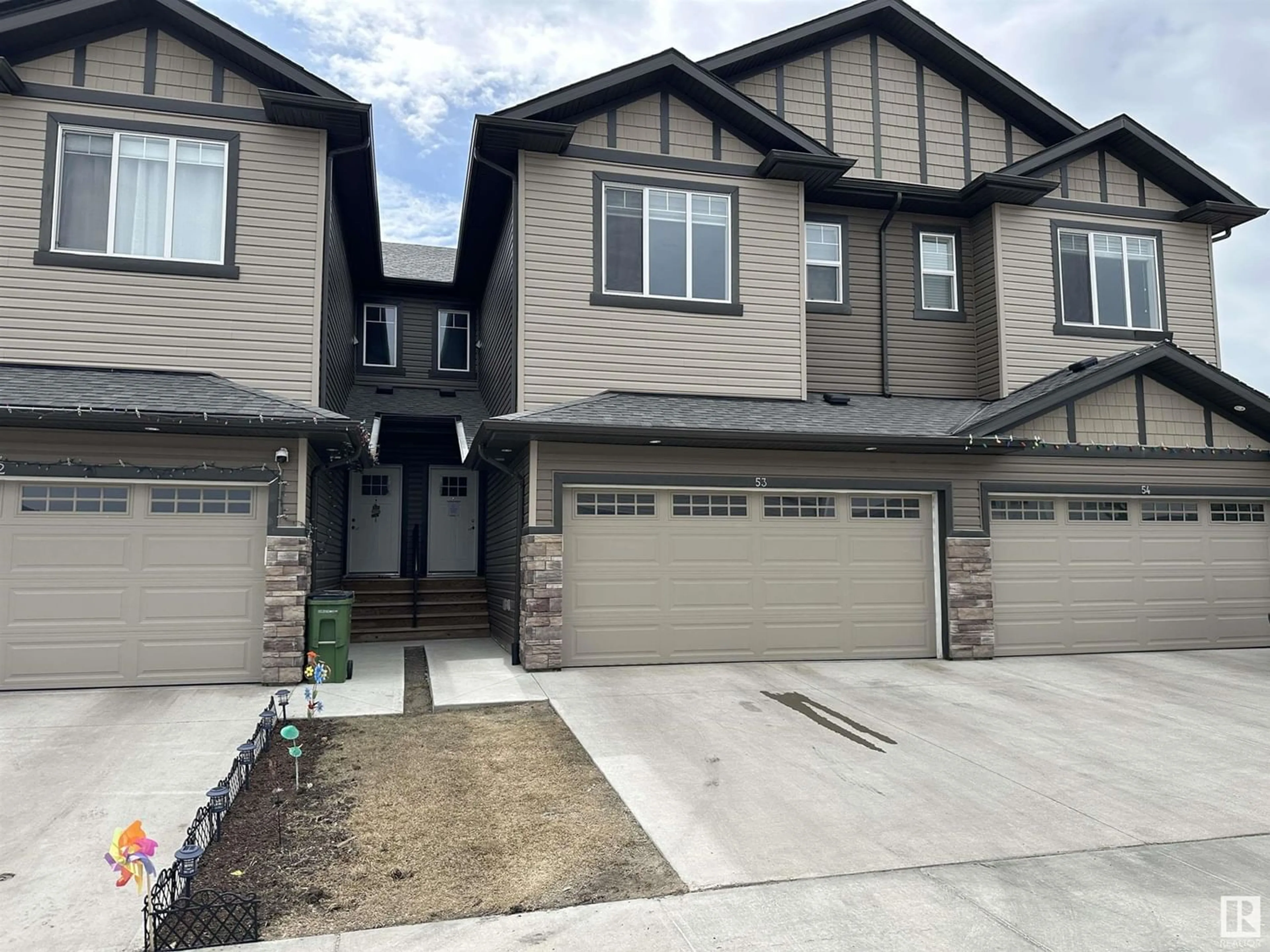 A pic from exterior of the house or condo for #53 1703 16 AV NW, Edmonton Alberta T6T2C3