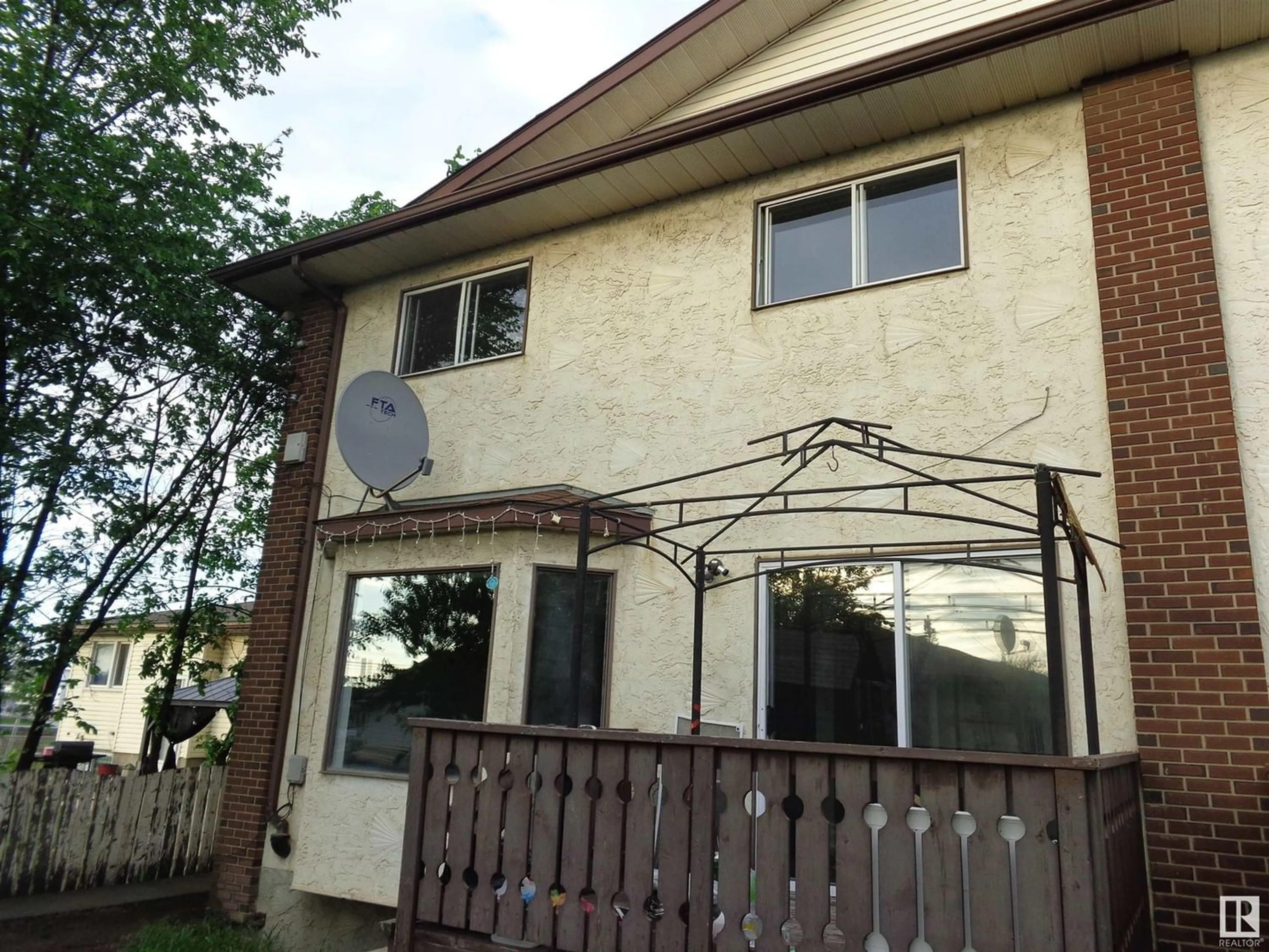 Outside view for 12432A 85 ST NW, Edmonton Alberta T5B3H2