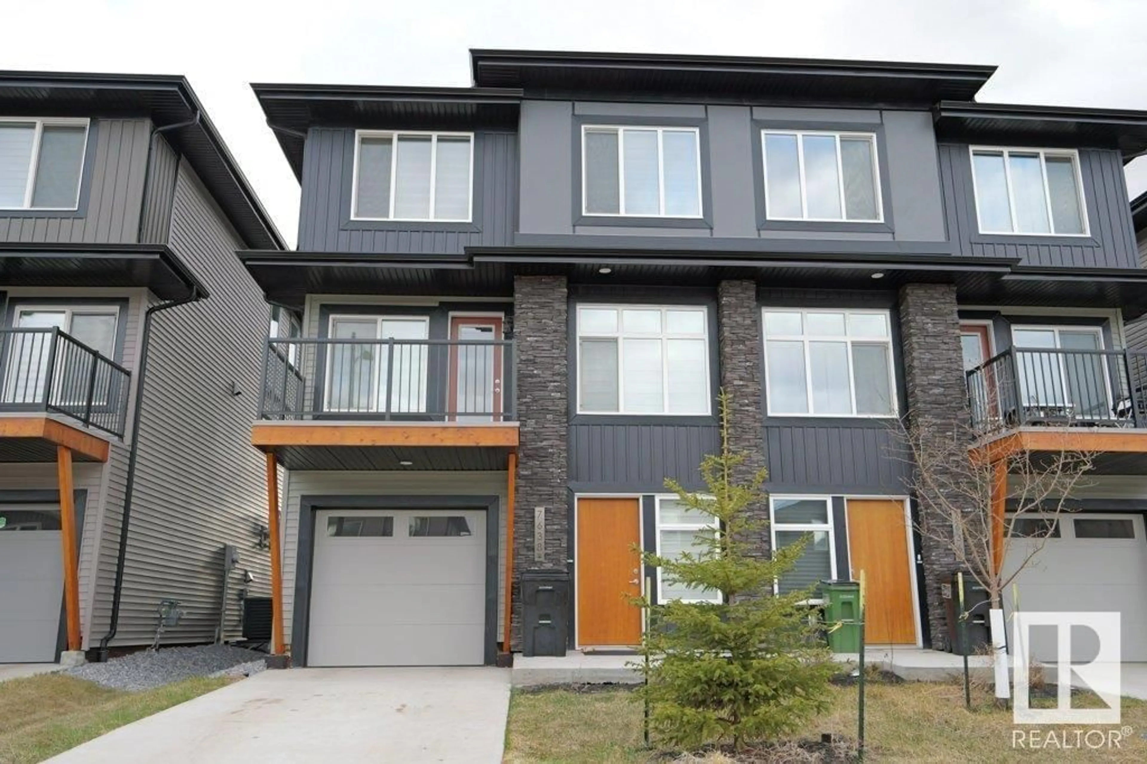 A pic from exterior of the house or condo for 7638 KORULUK PLACE PL SW, Edmonton Alberta T6W4R7