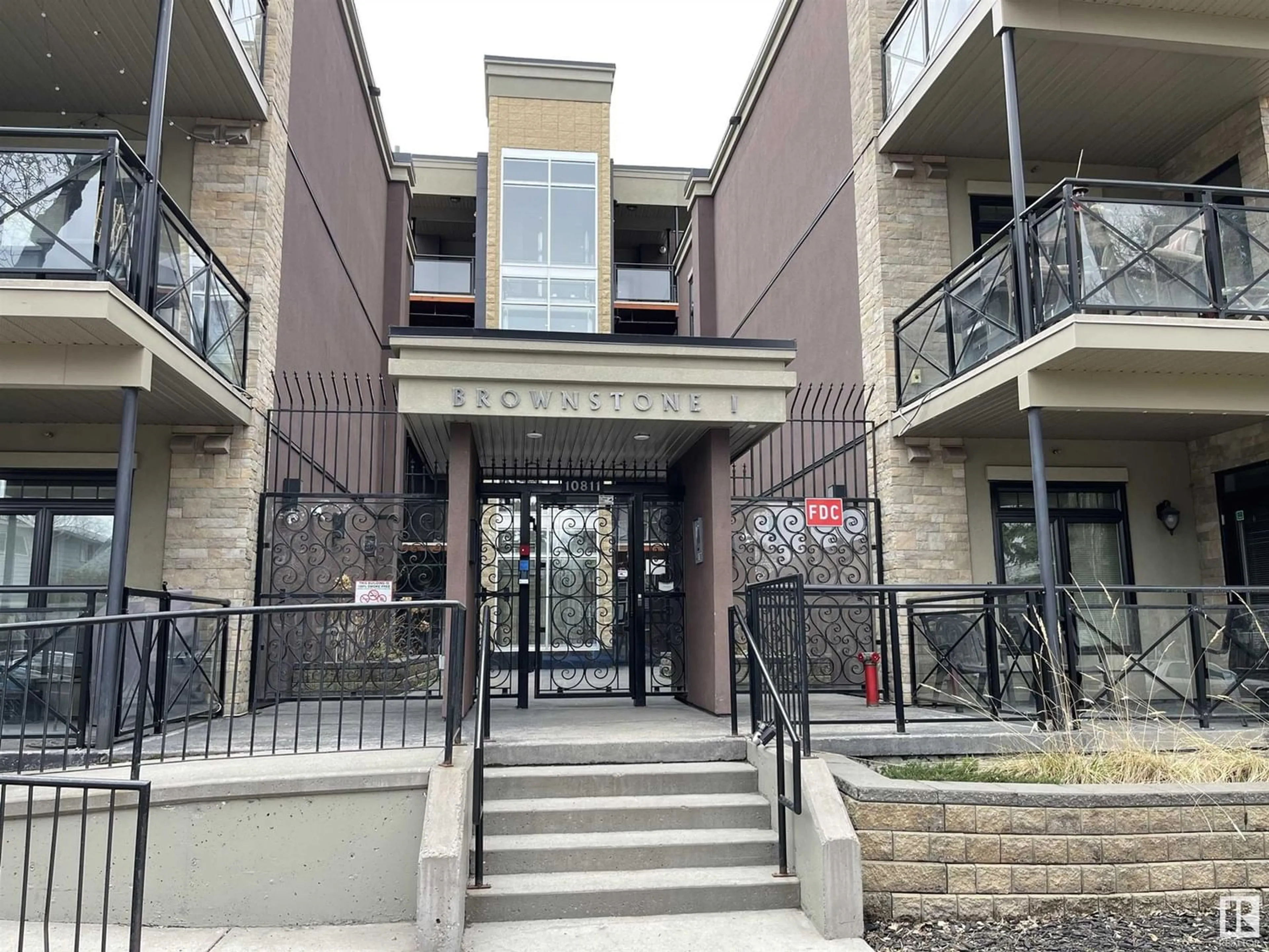 A pic from exterior of the house or condo for #313 10811 72 AV NW, Edmonton Alberta T6E1A4
