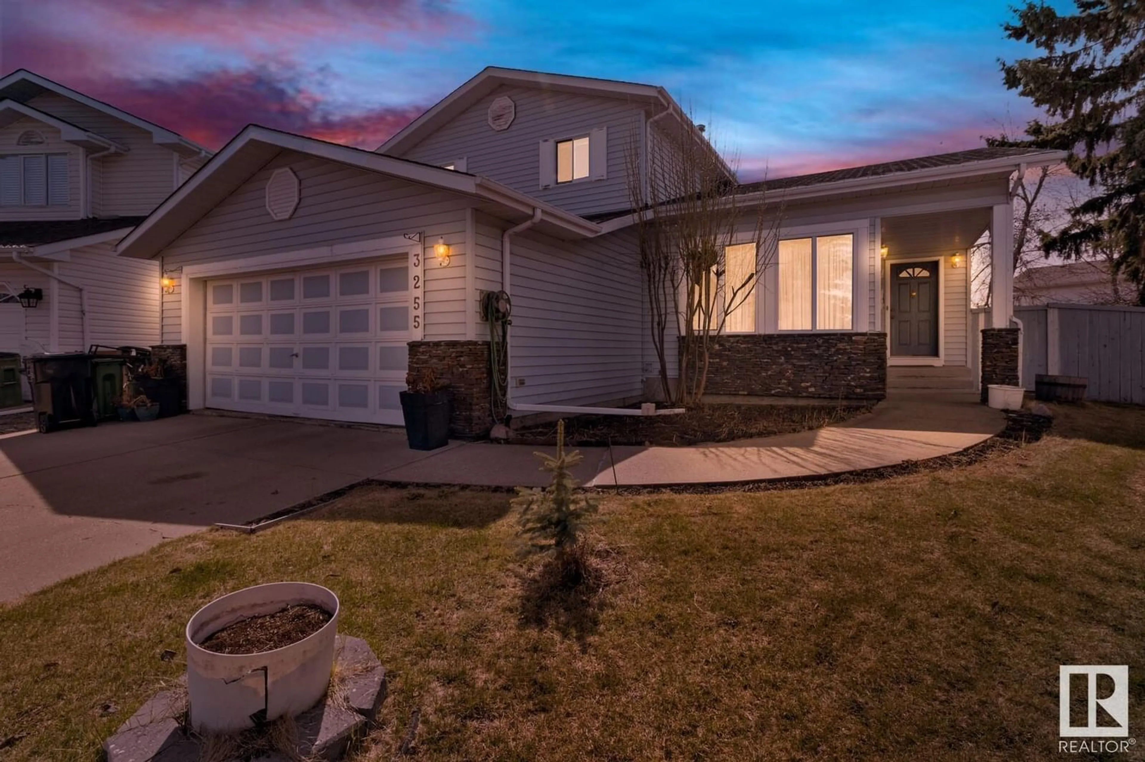 Frontside or backside of a home for 3255 36A AV NW, Edmonton Alberta T6T1G3