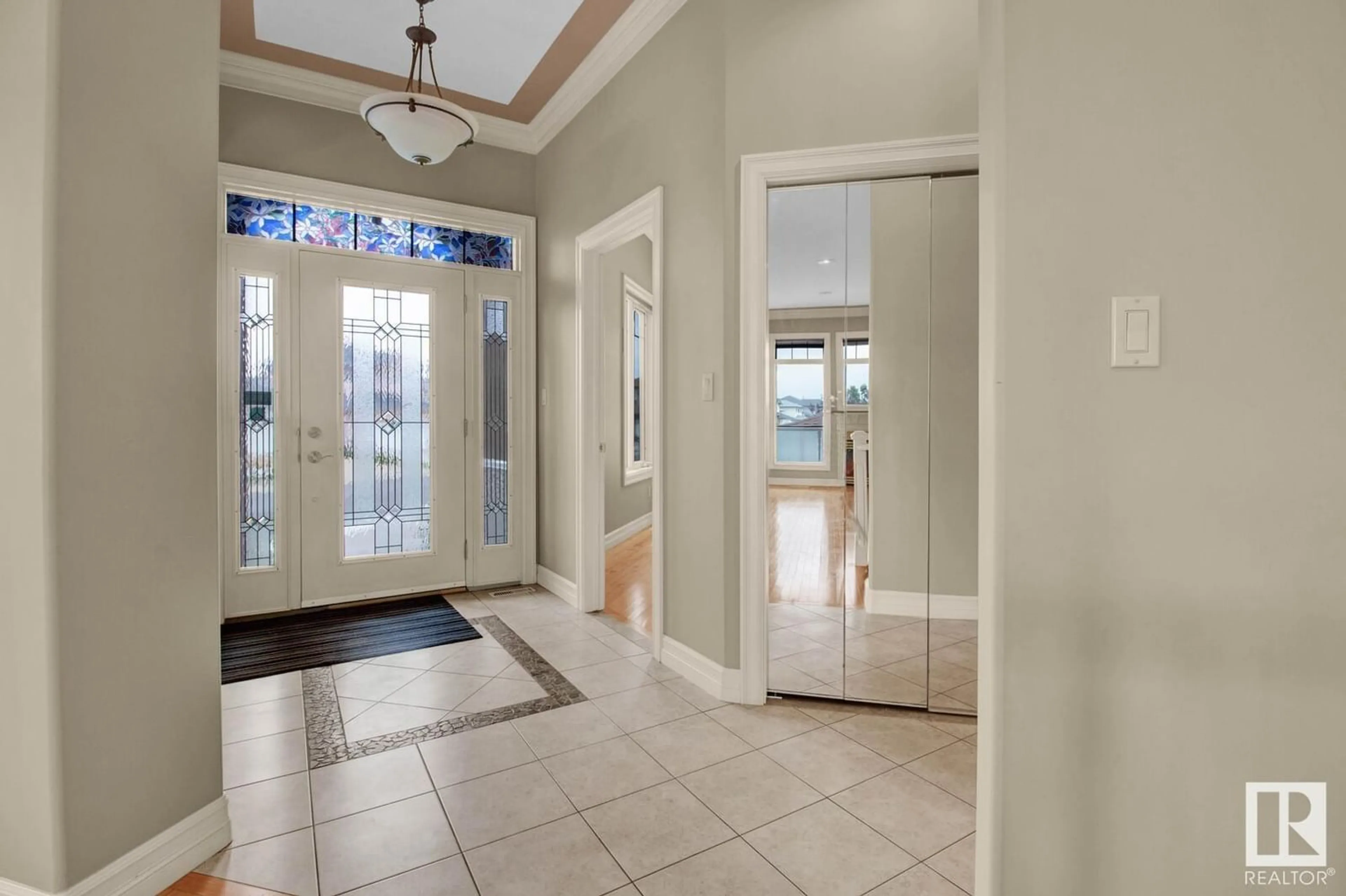 Indoor entryway for 7449 162 AV NW, Edmonton Alberta T5Z3S7