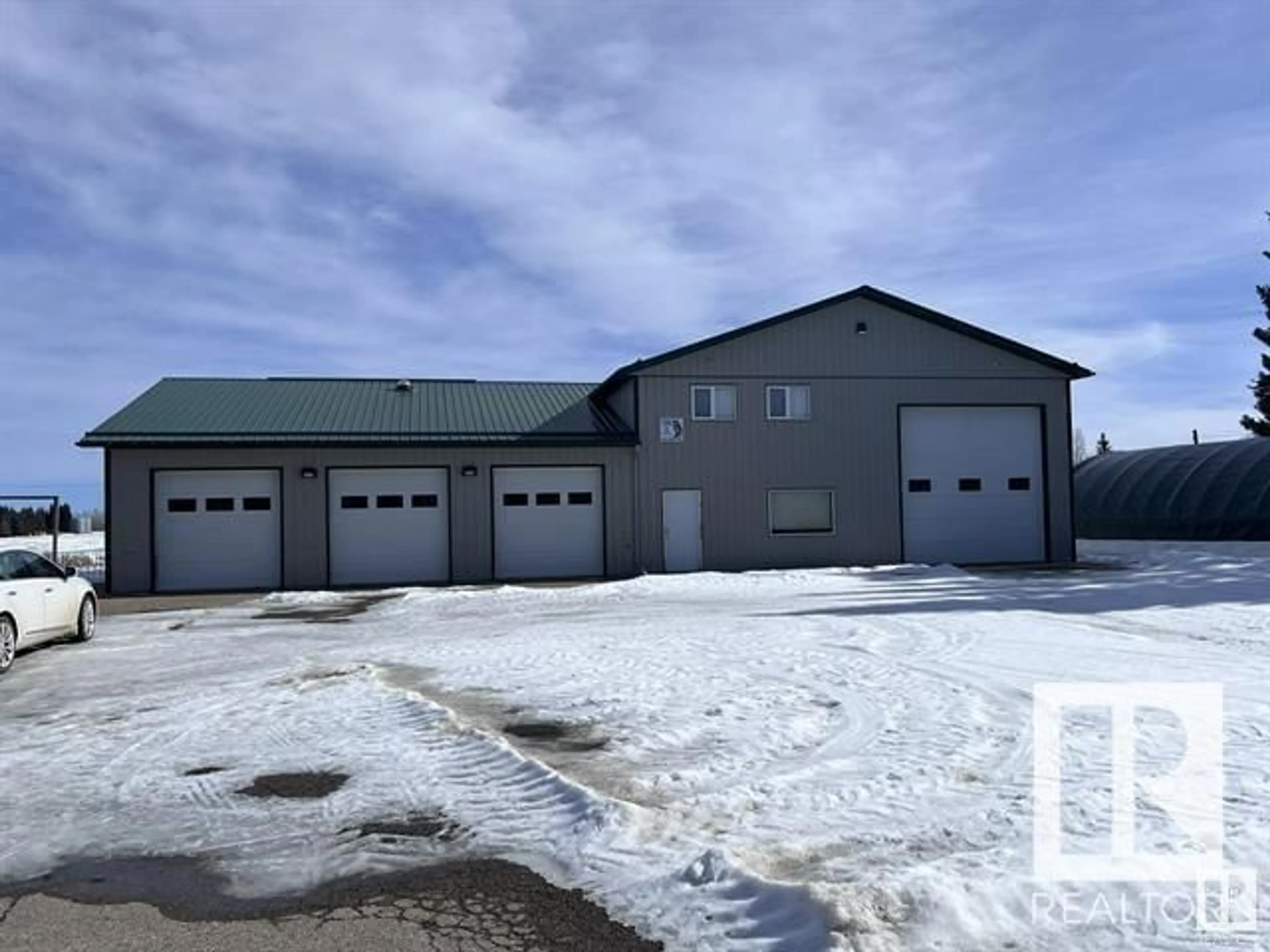 Indoor garage for 59525 RR 270, Rural Westlock County Alberta T7P2N4