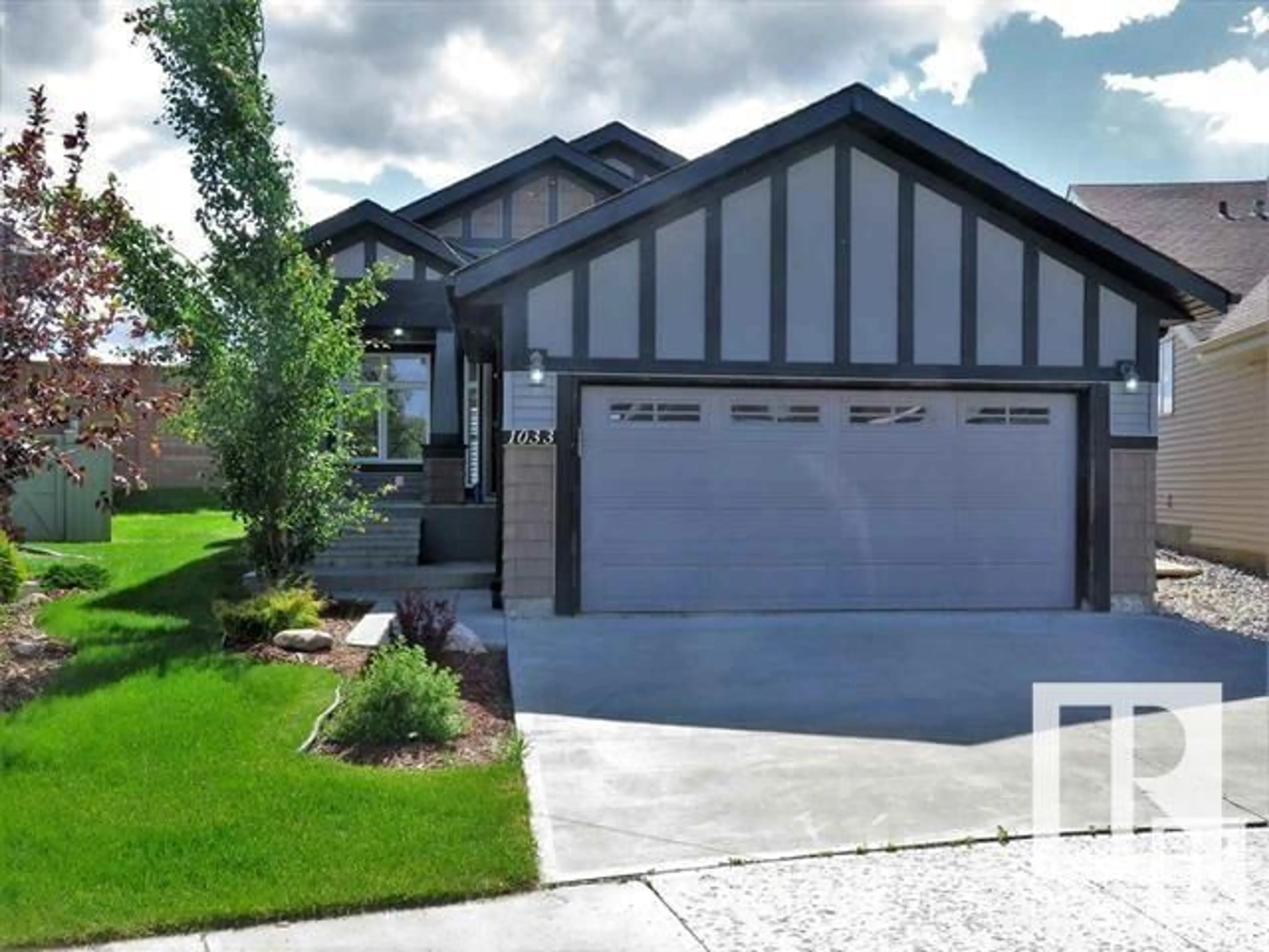 Frontside or backside of a home for 1033 CHAHLEY LN NW, Edmonton Alberta T6M0K5
