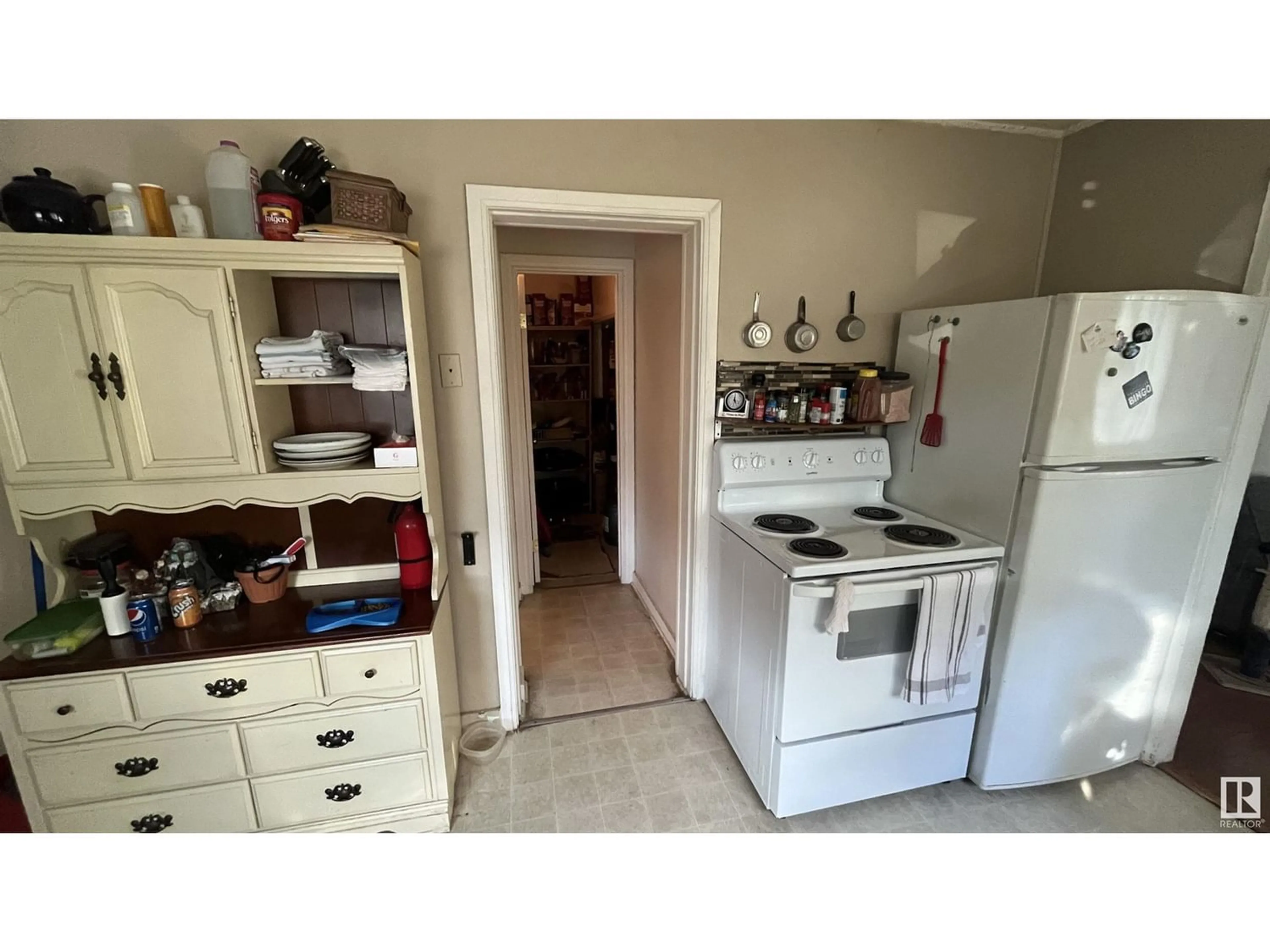 Kitchen for 5205 50 AV, Ardmore Alberta T0A0B0