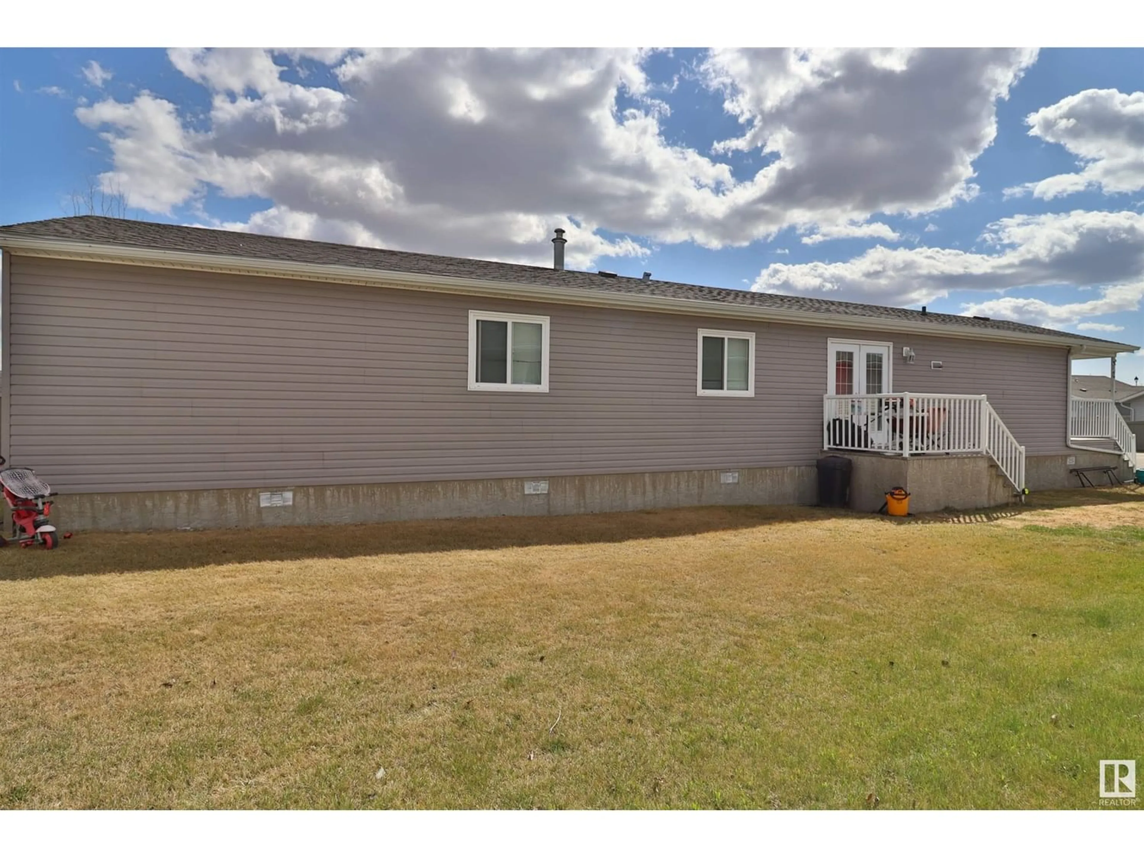 A pic from exterior of the house or condo for 1043 Aspen DR E, Leduc Alberta T9E8P9