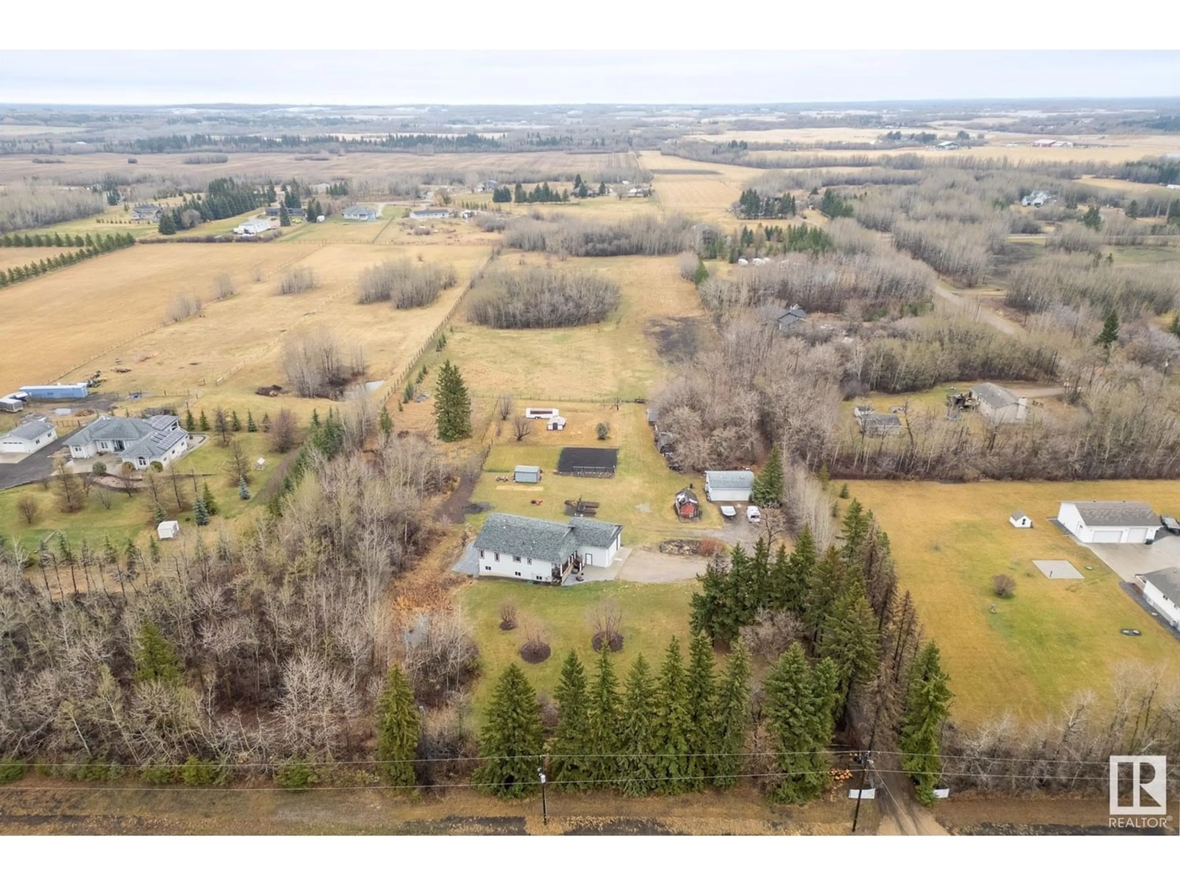 Fenced yard for 53241 RGE RD 223 Ardrossan, Rural Strathcona County Alberta T8E2K1
