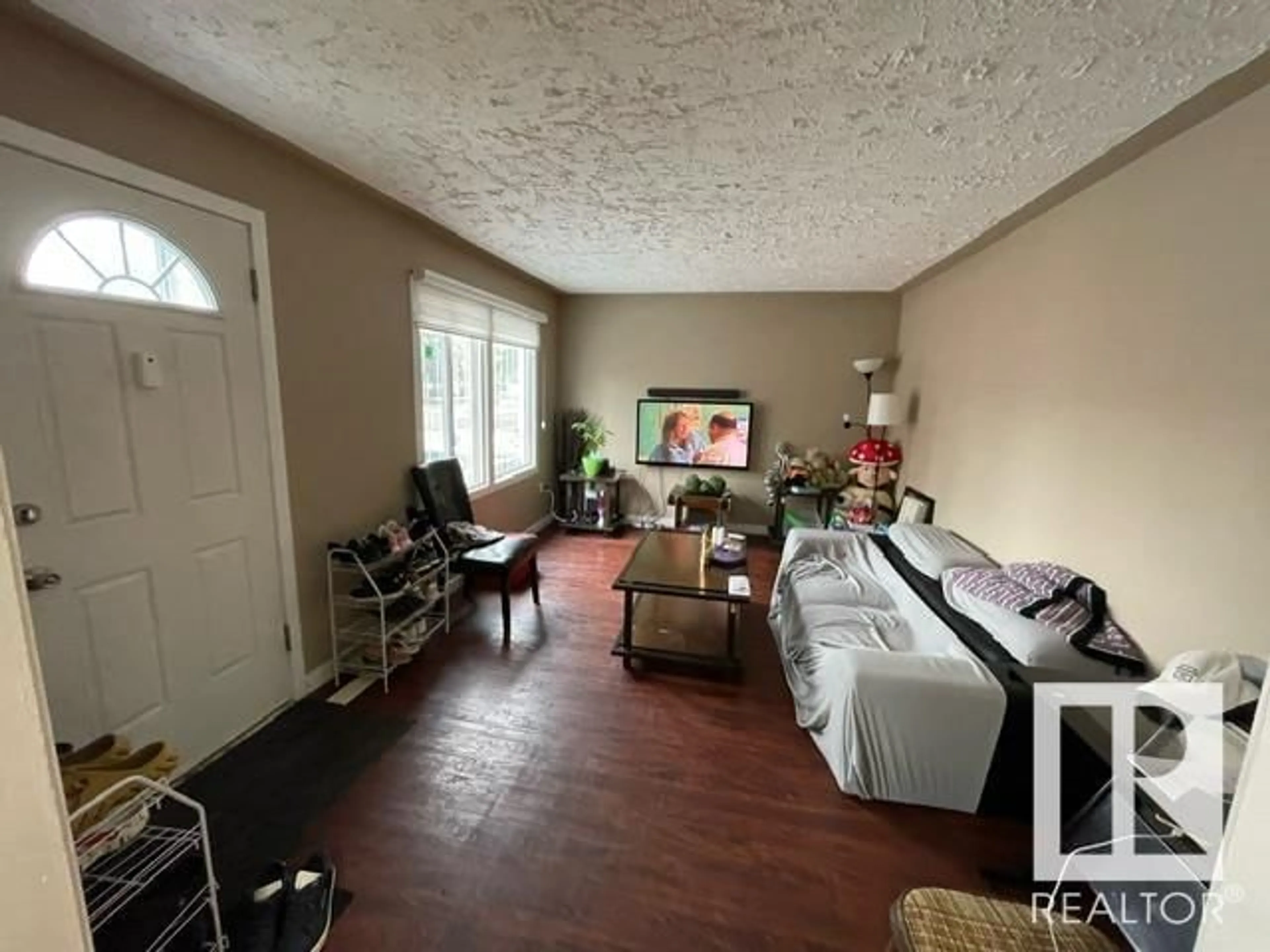 A pic of a room for 11720 89 ST NW, Edmonton Alberta T5B3V5