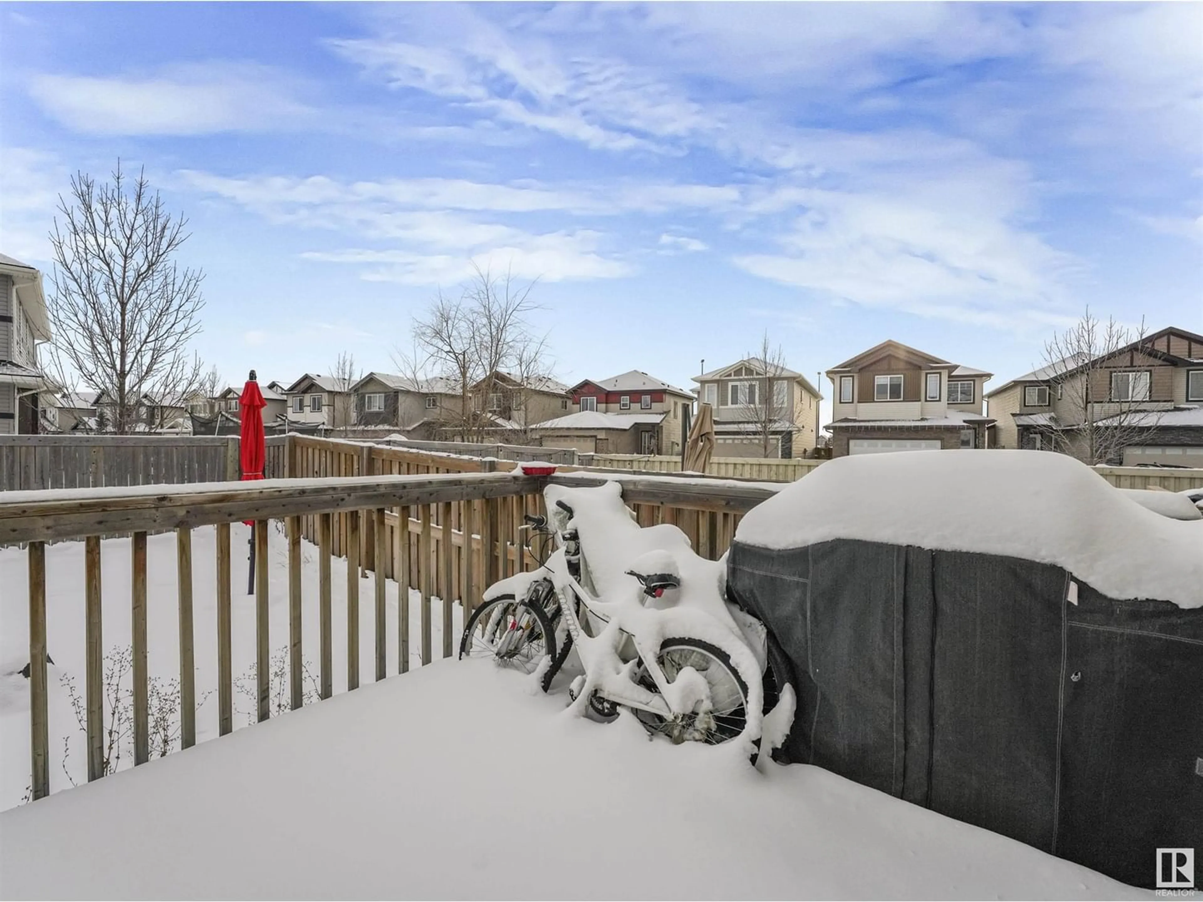 Fenced yard for 638 ALLARD BV SW, Edmonton Alberta T6W2G3