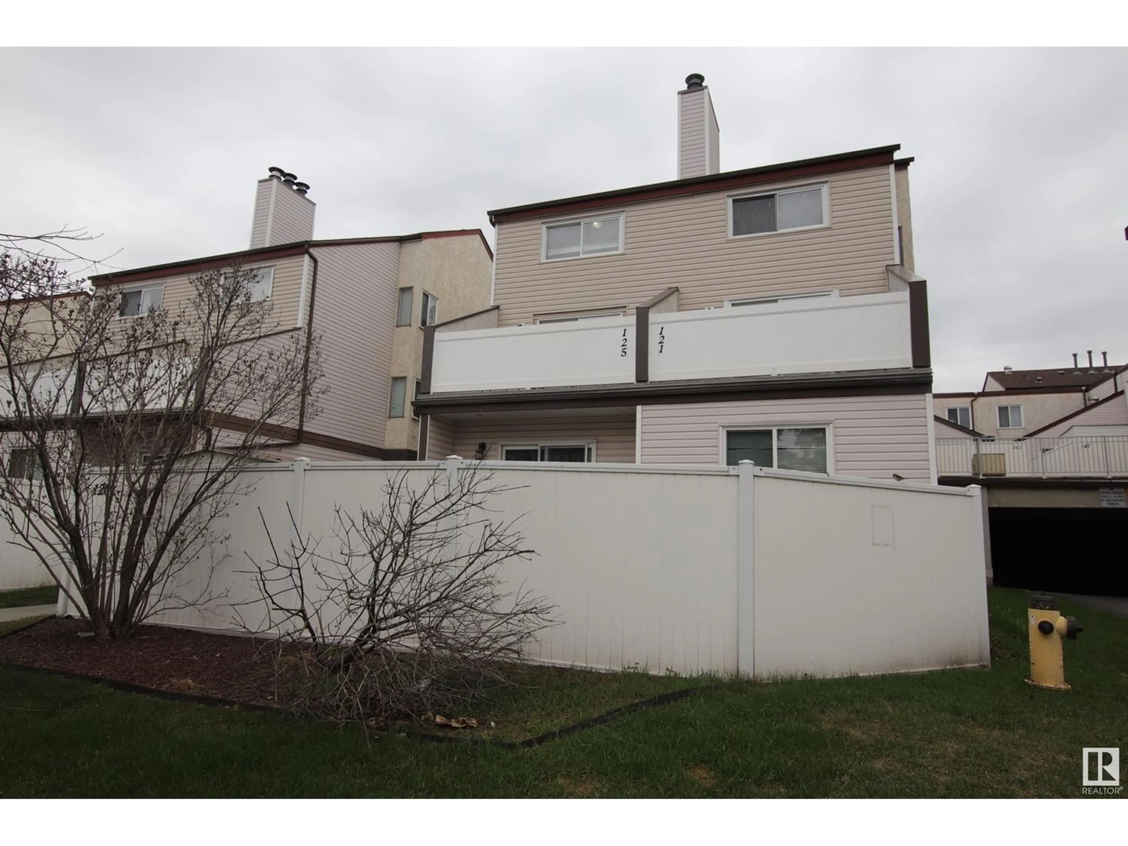 A pic from exterior of the house or condo for 125 LANCASTER TC NW, Edmonton Alberta T5X5S7