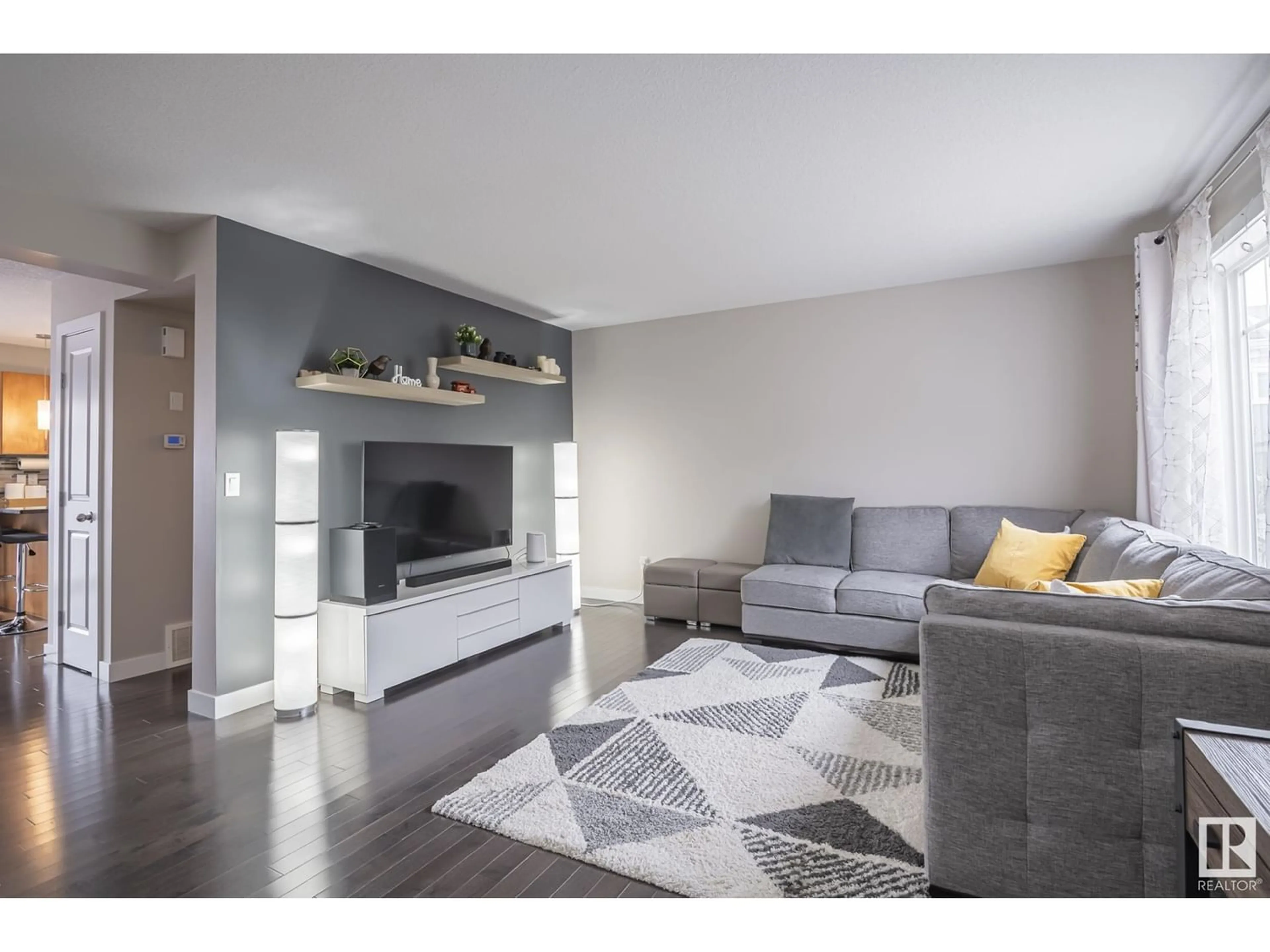 Living room for #18 9535 217 ST NW, Edmonton Alberta T5T4P5