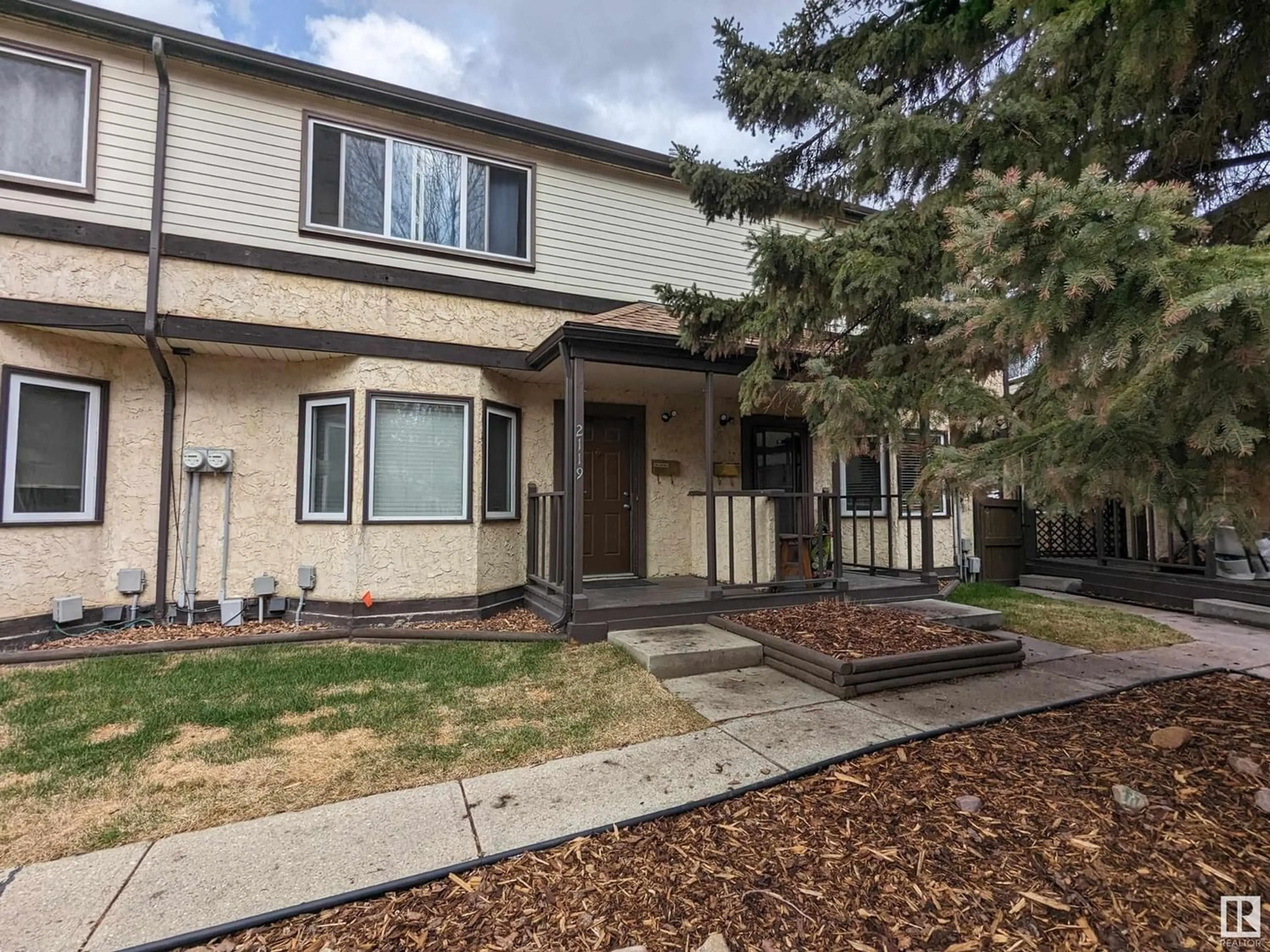 A pic from exterior of the house or condo for 2119 141 AV NW, Edmonton Alberta T5Y1C4