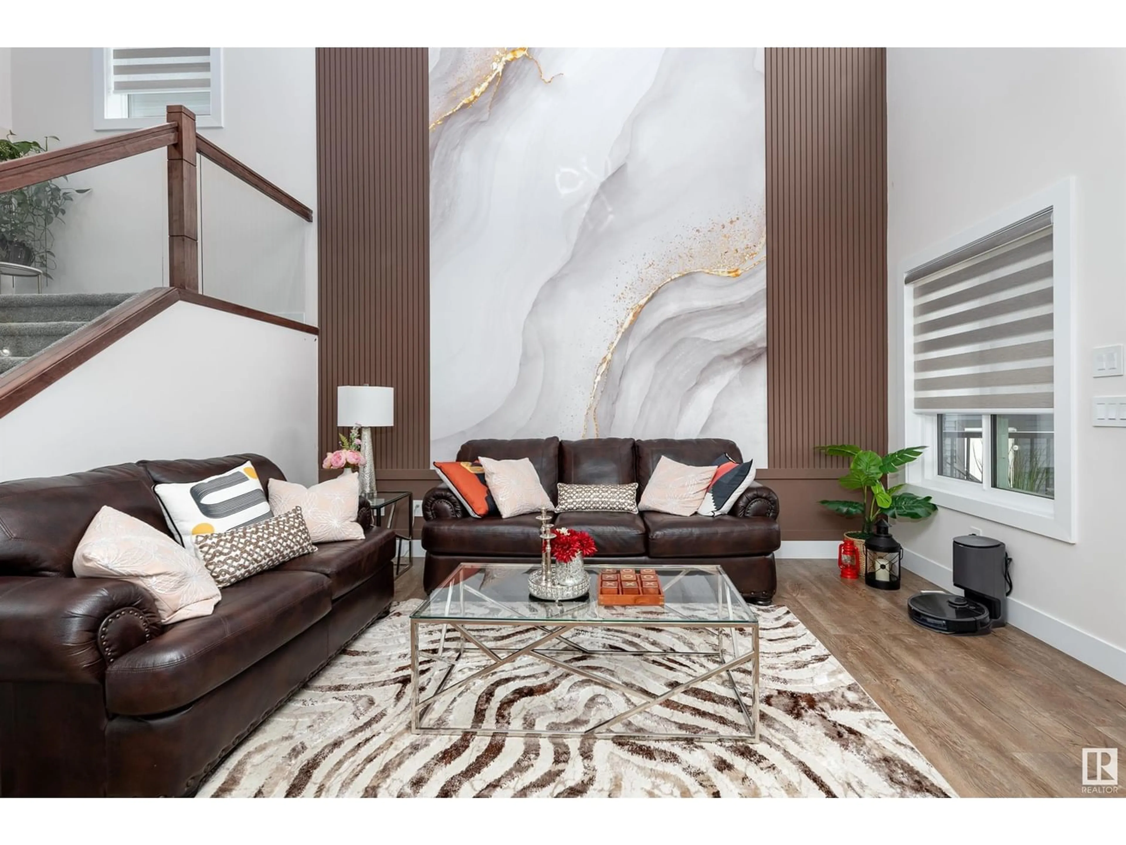Living room for 3711 3 AV SW, Edmonton Alberta T6X2W3