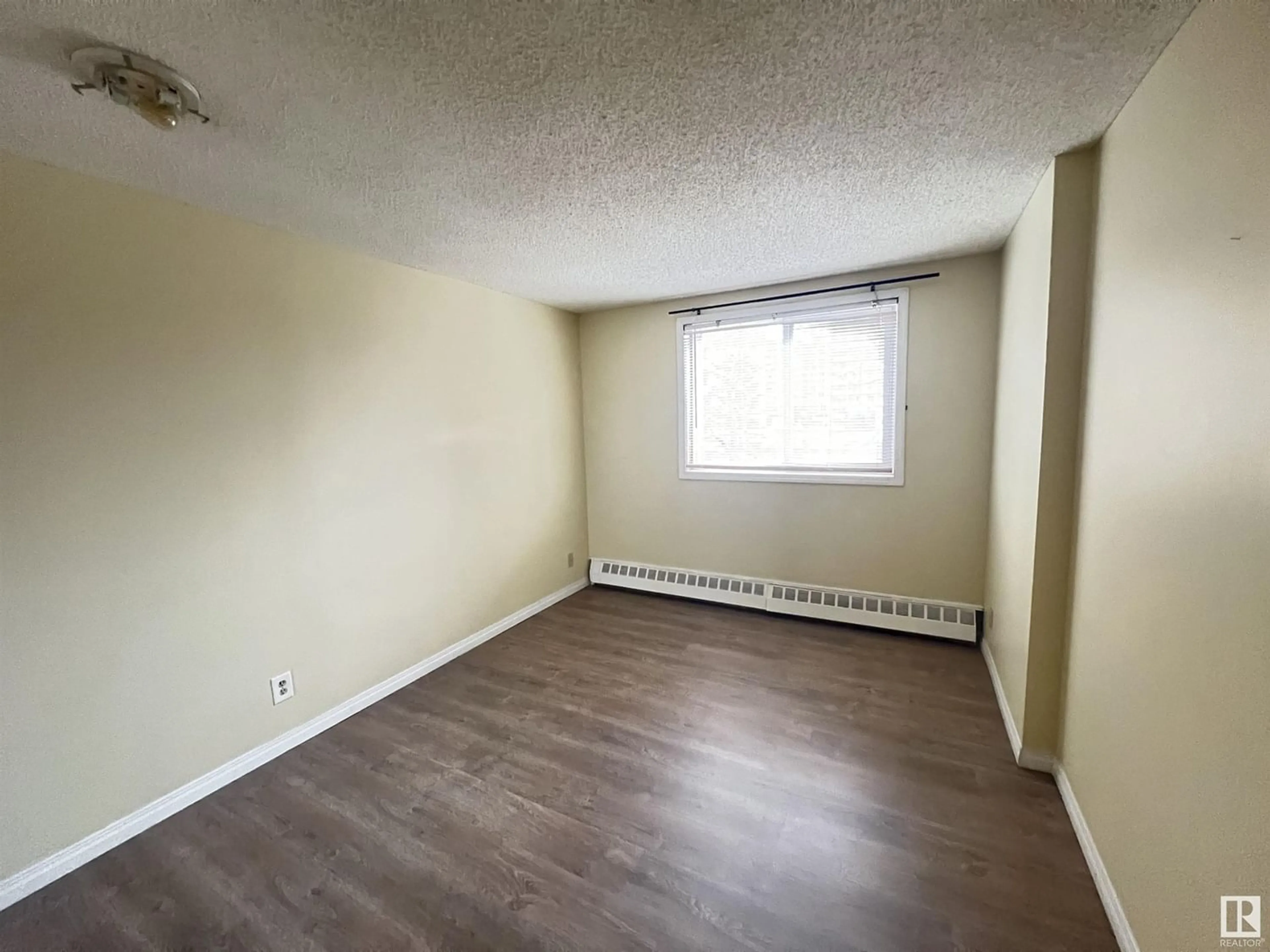 A pic of a room for #305 10135 120 ST NW, Edmonton Alberta T5K2A1