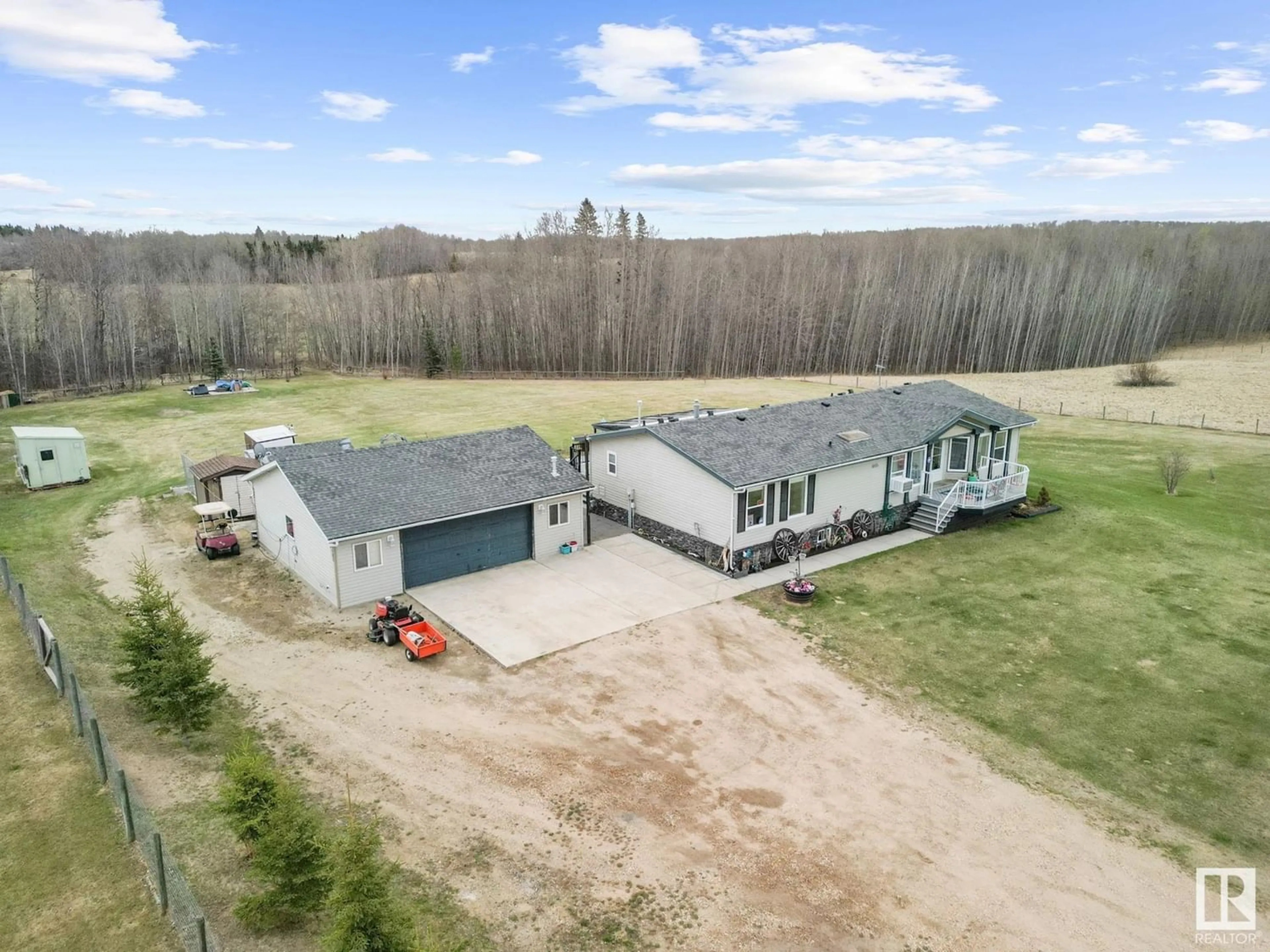 Outside view for #23 52229 RGE RD 25, Rural Parkland County Alberta T7Y2M3