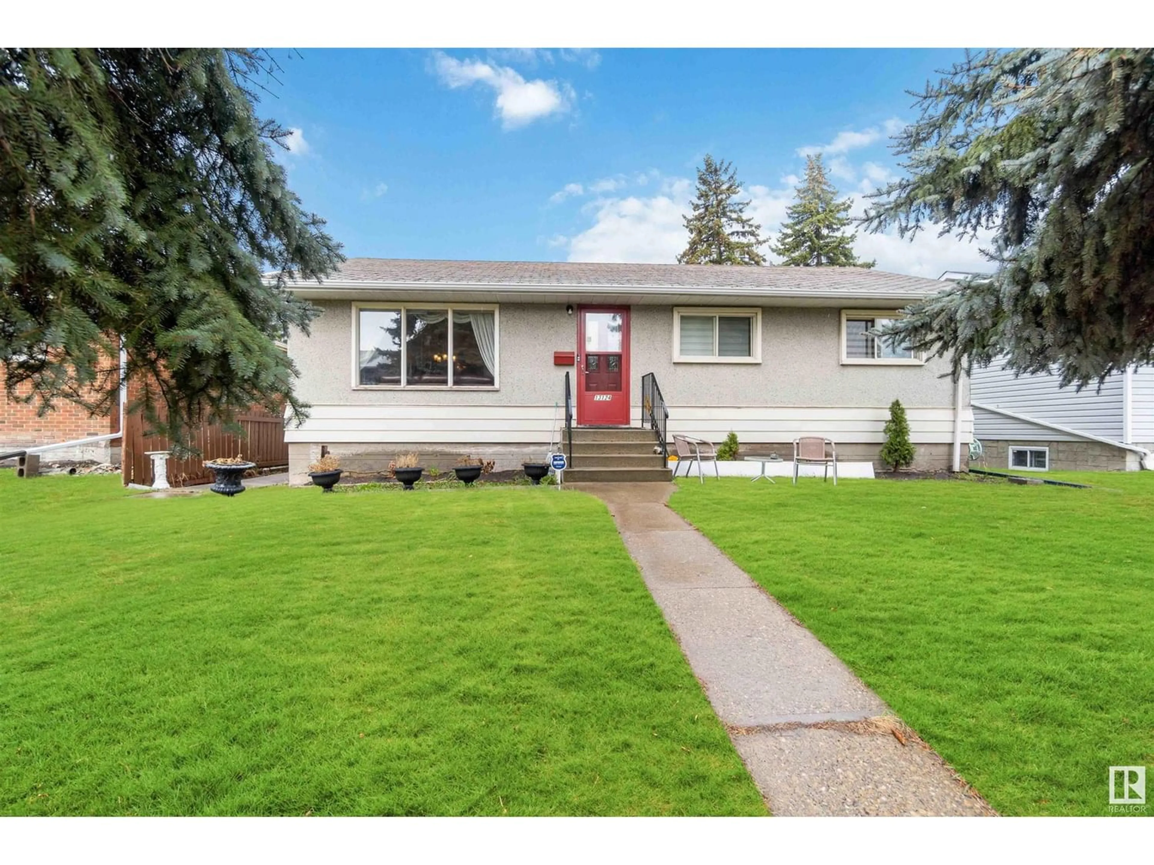 Frontside or backside of a home for 13124 83 ST NW, Edmonton Alberta T5E2W6