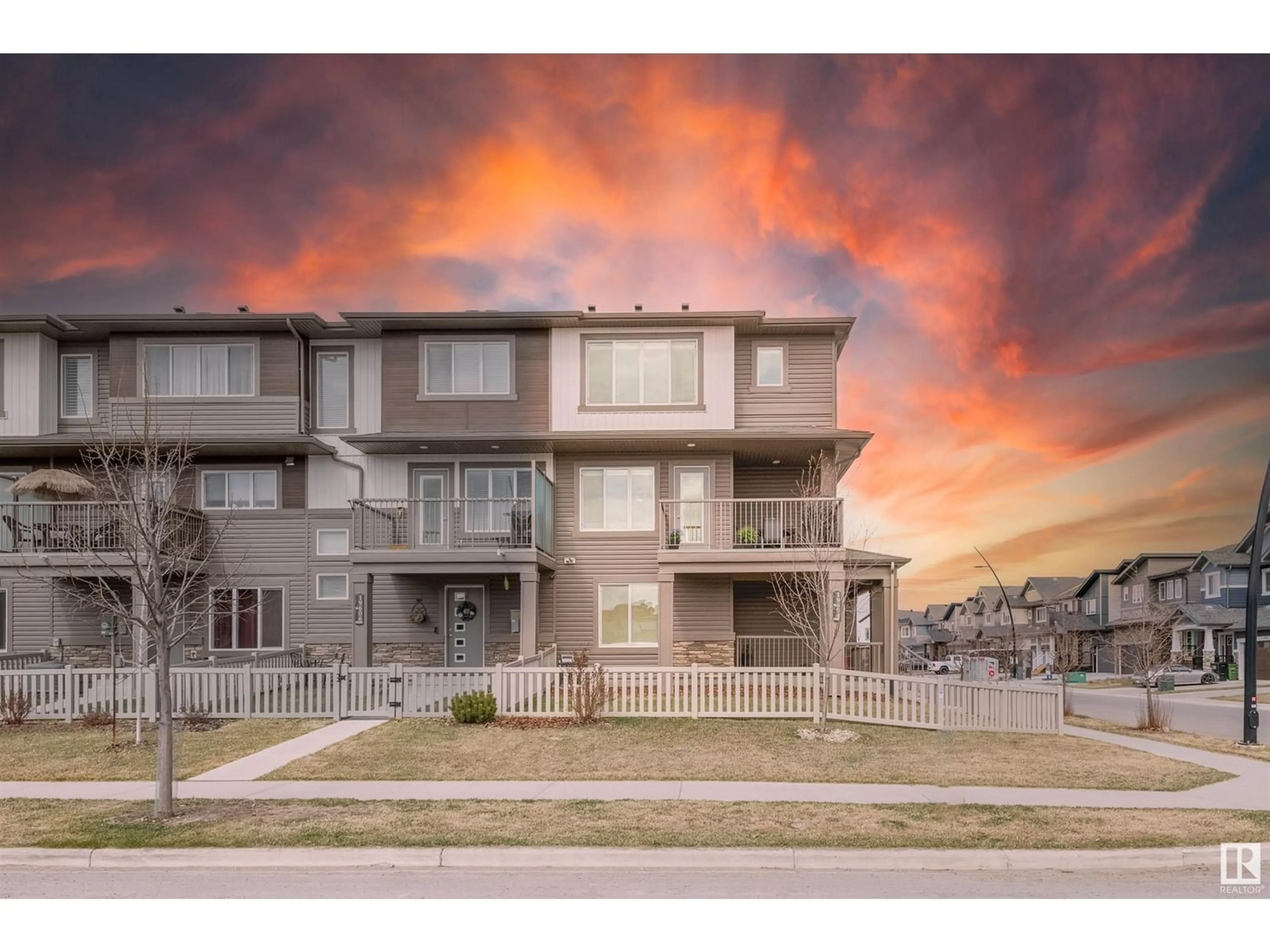 A pic from exterior of the house or condo for 19604 27 AV NW, Edmonton Alberta T6M0X2