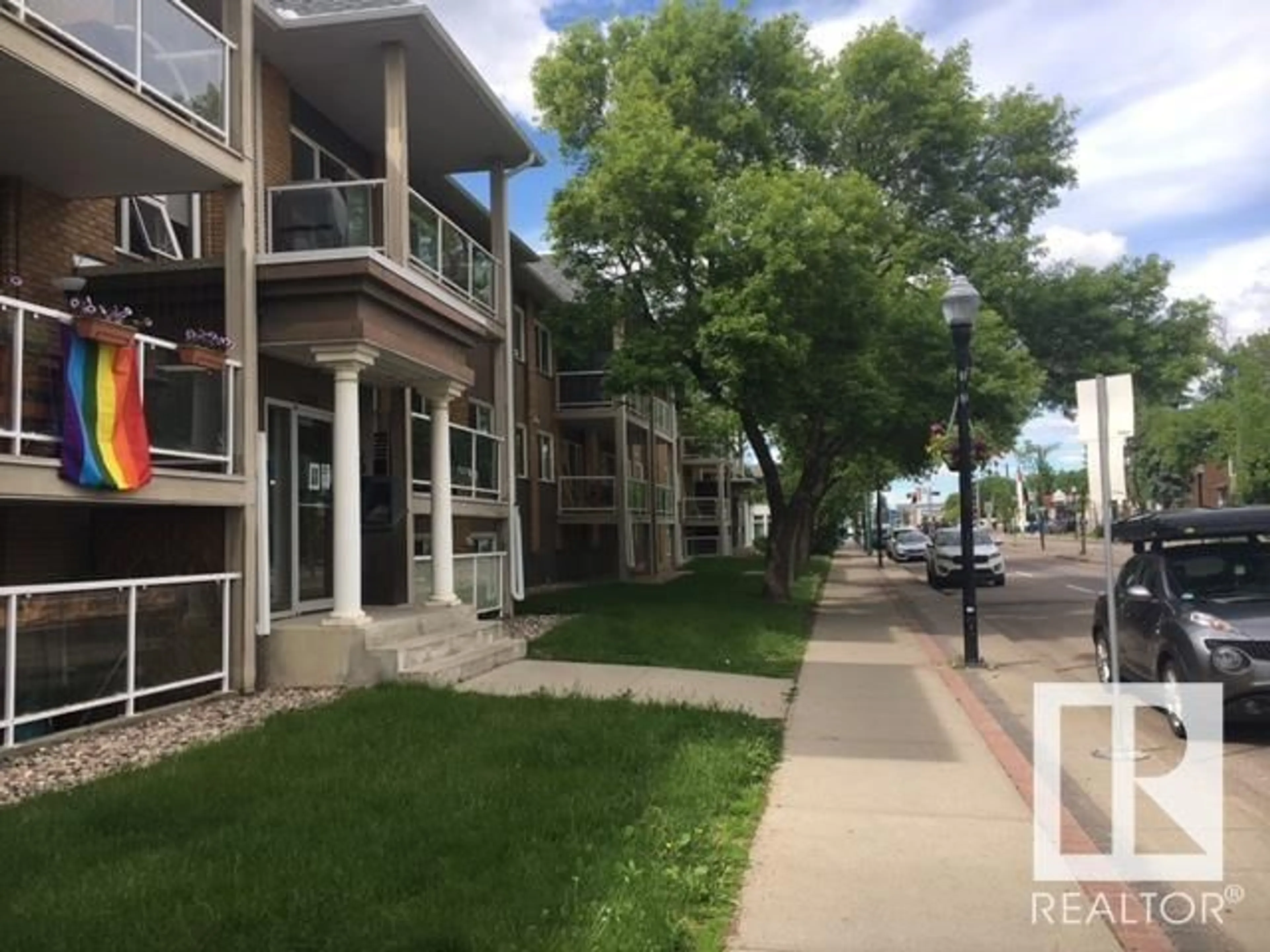 A pic from exterior of the house or condo for #5 11008 124 ST NW, Edmonton Alberta T5M0J4