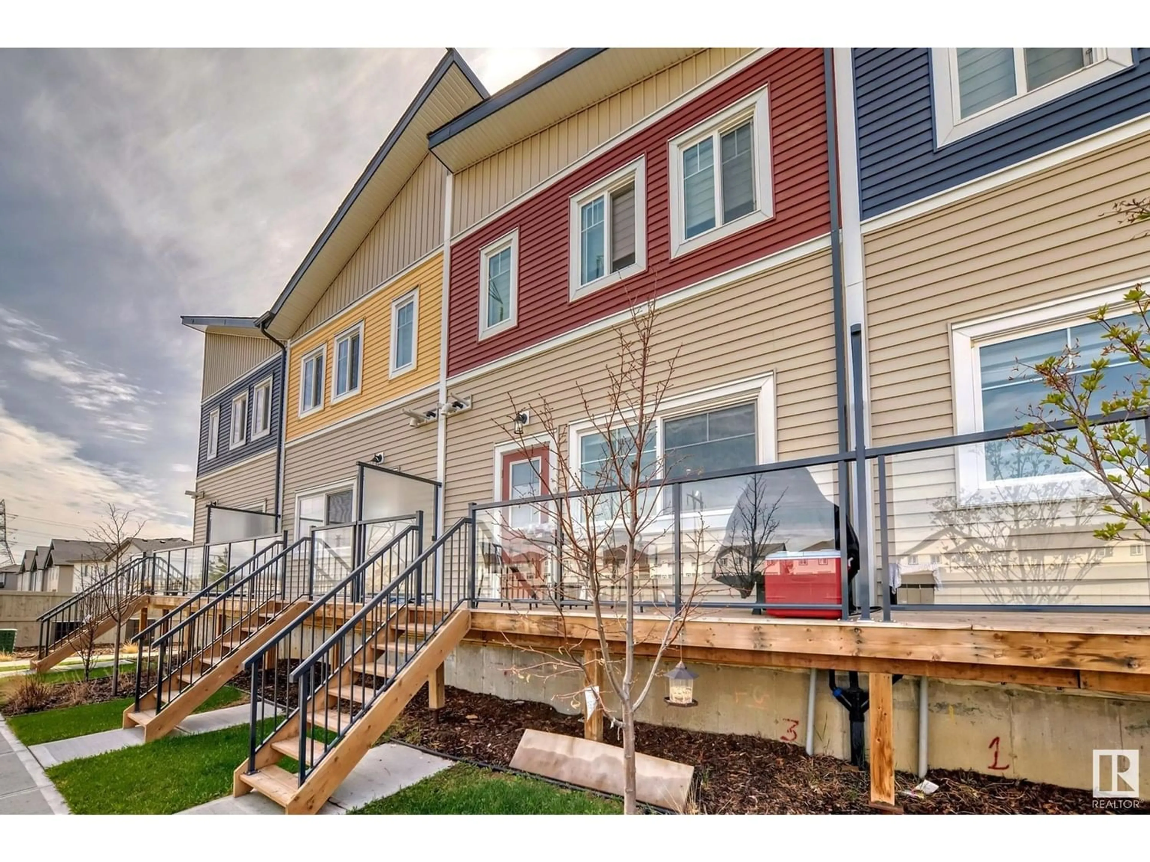 A pic from exterior of the house or condo for #16 2803 14 AV NW, Edmonton Alberta T6T2K4