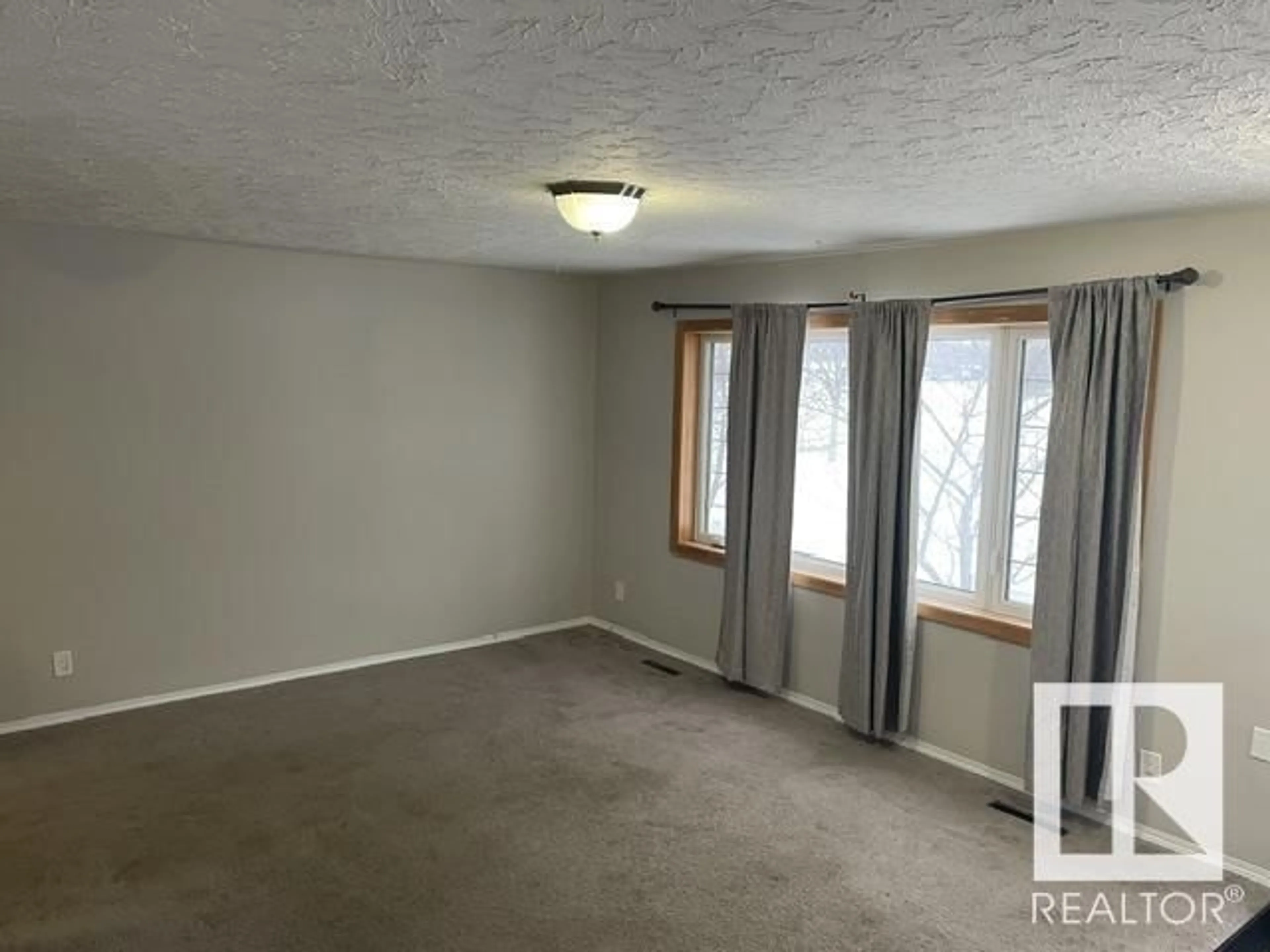 A pic of a room for 10711 130 AV NW, Edmonton Alberta T5E0S9