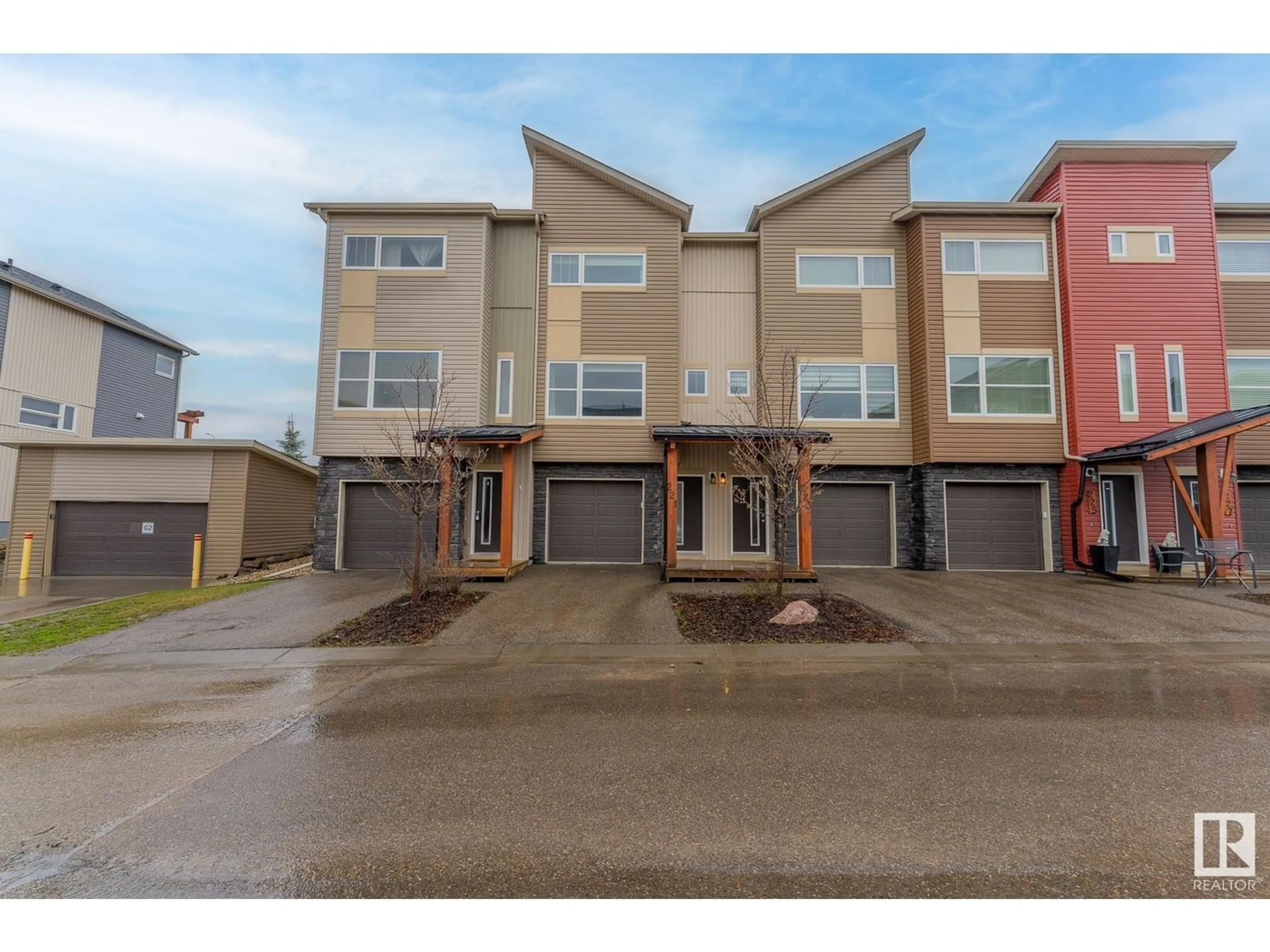 A pic from exterior of the house or condo for #221 401 SOUTHFORK DR, Leduc Alberta T9E0X1