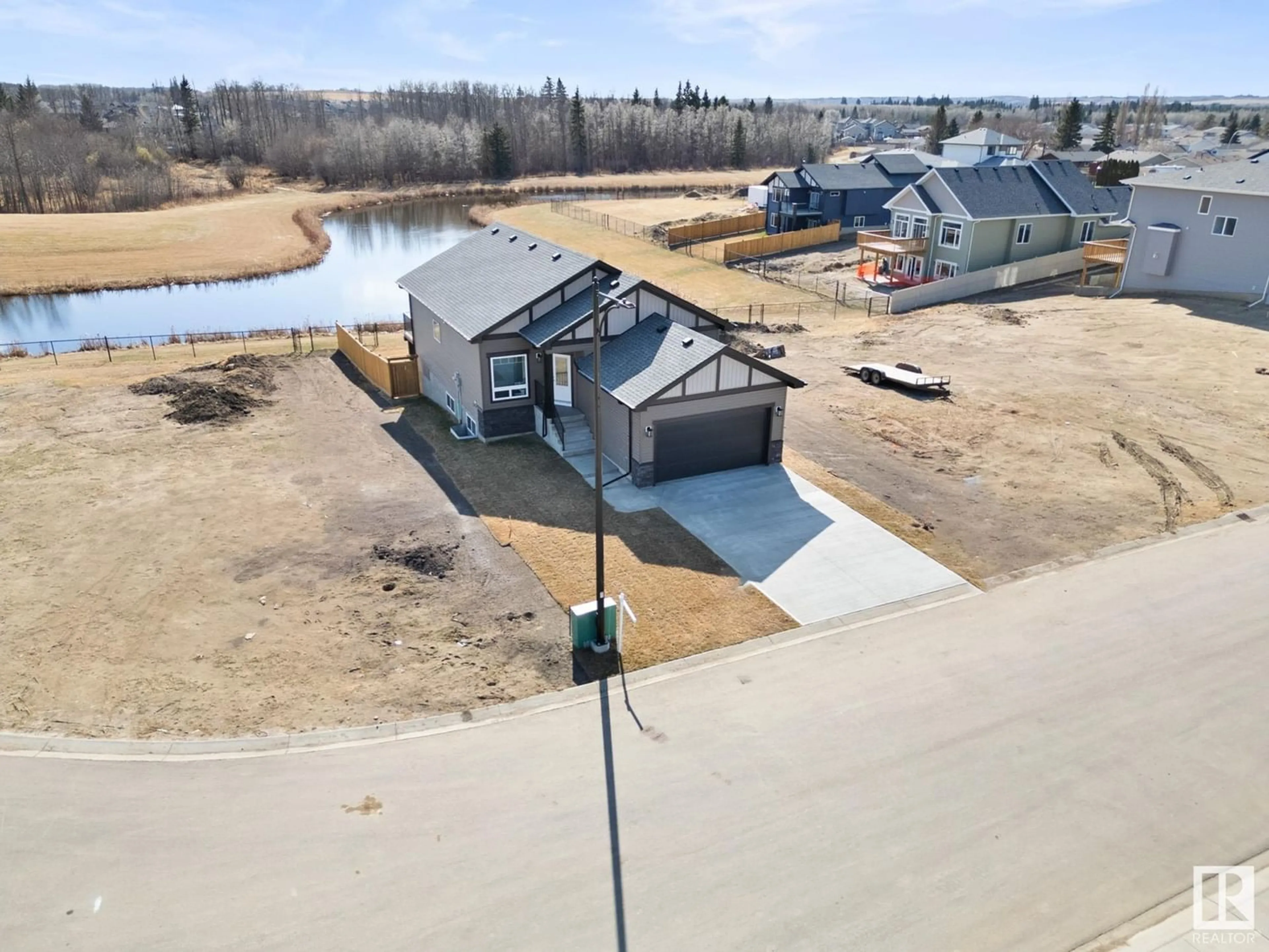 Frontside or backside of a home for 31 MAPLE CR, Gibbons Alberta T0A1N0