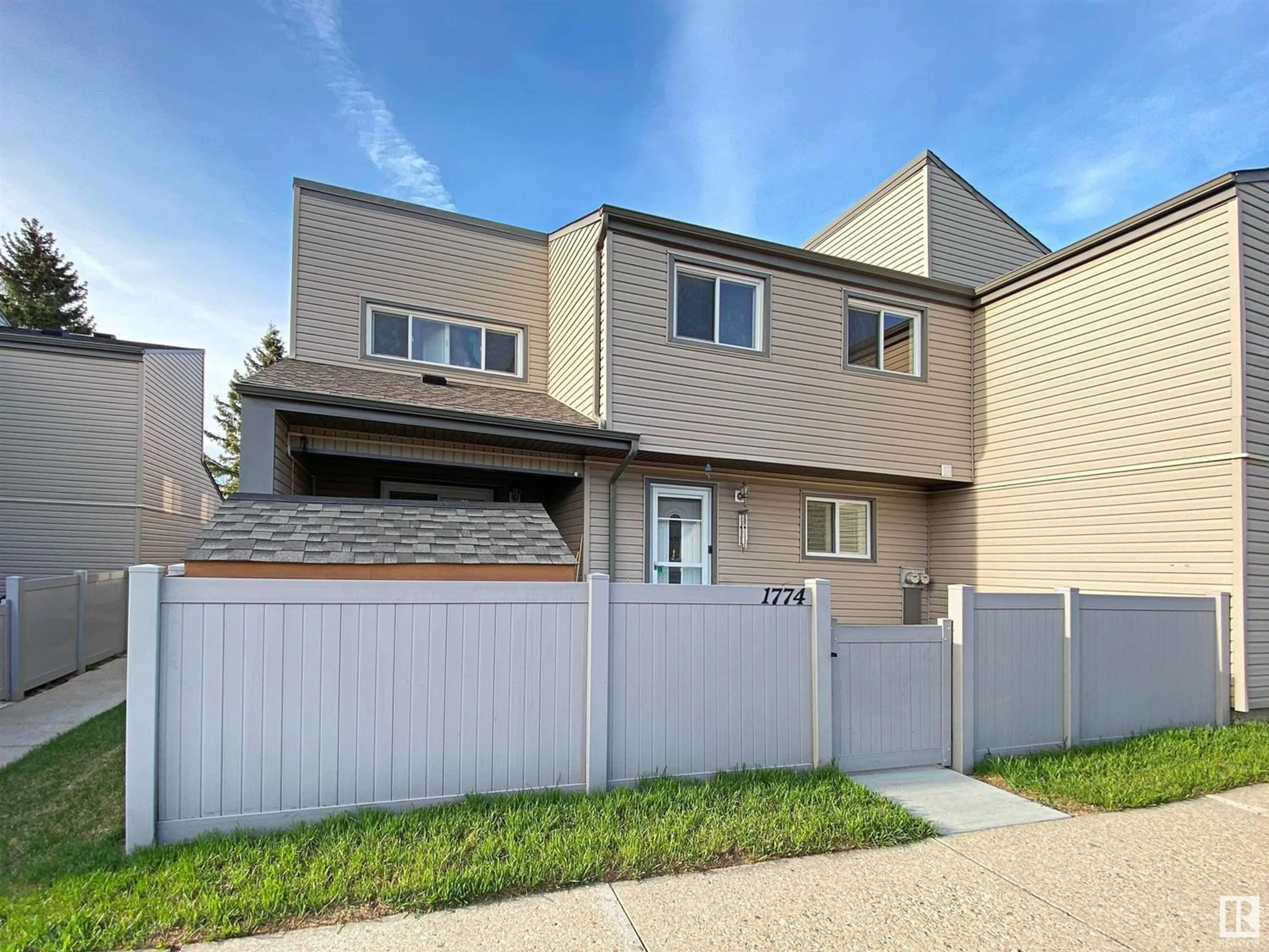 A pic from exterior of the house or condo for 1774 LAKEWOOD RD S NW, Edmonton Alberta T6K3B6