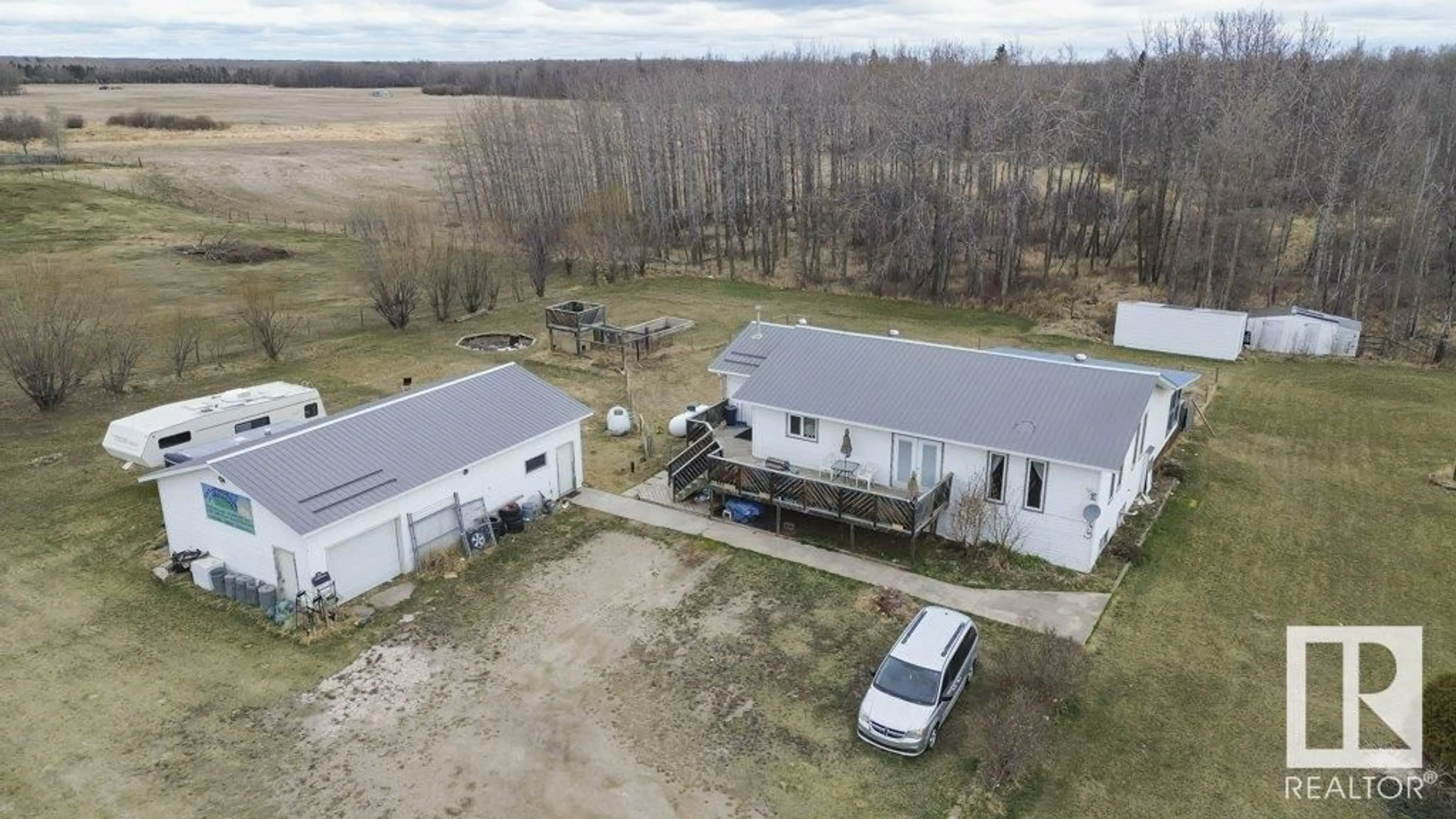 Outside view for 462008 RGE RD 273, Rural Wetaskiwin County Alberta T0C1H0