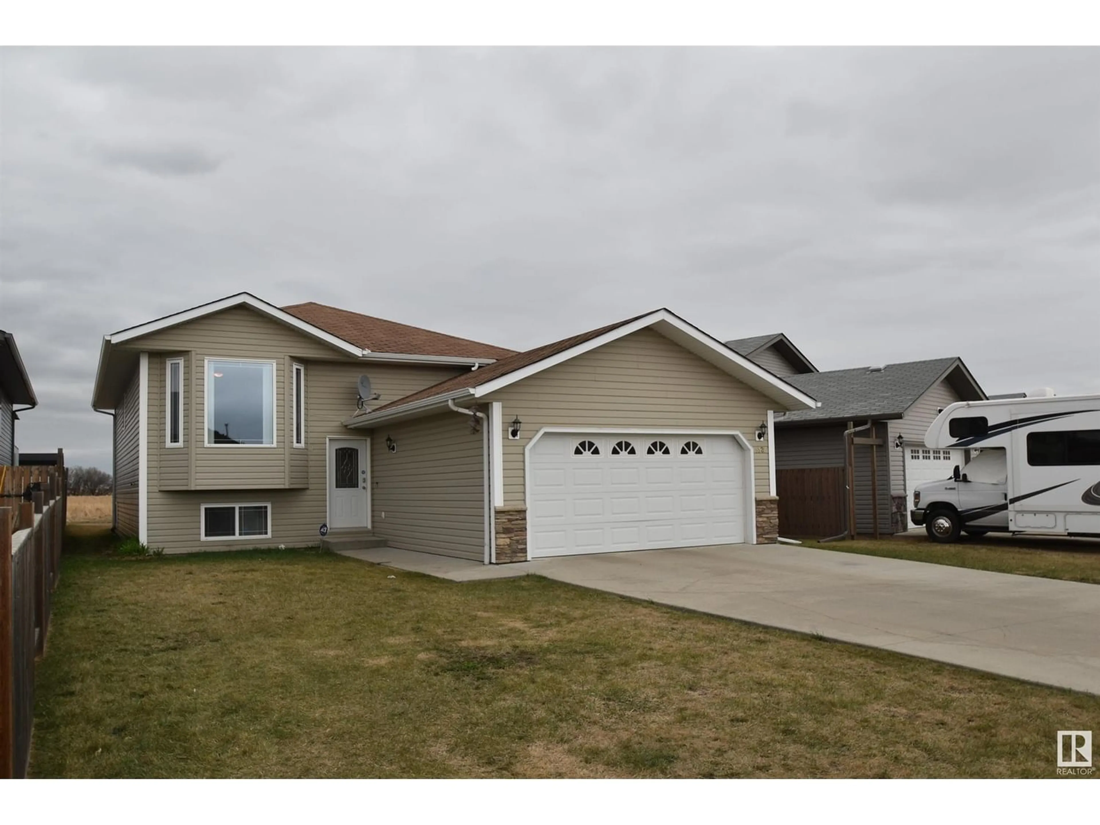 Frontside or backside of a home for 5526 55 AV, St. Paul Town Alberta T0A3A1
