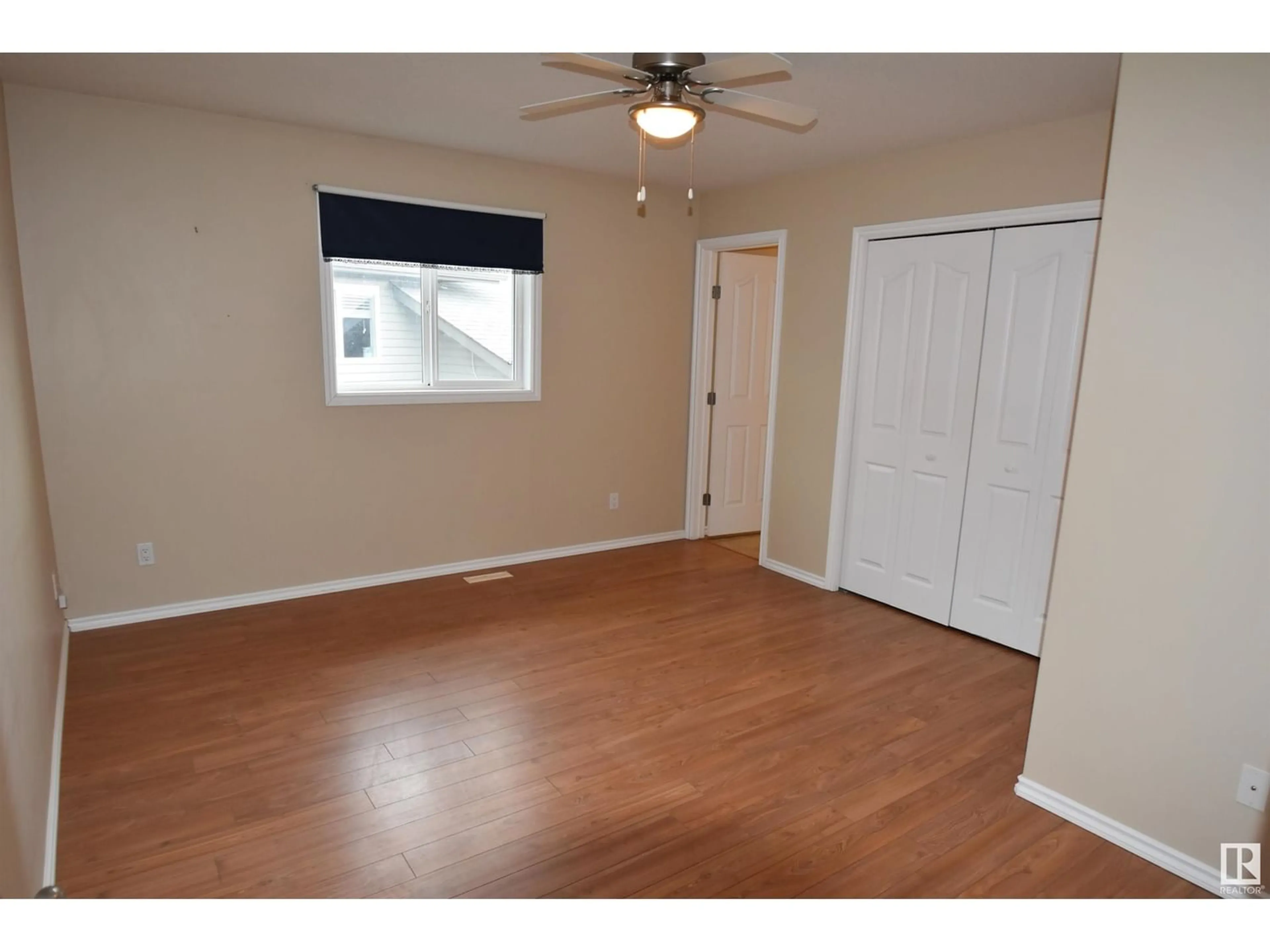 A pic of a room, wood floors for 5526 55 AV, St. Paul Town Alberta T0A3A1