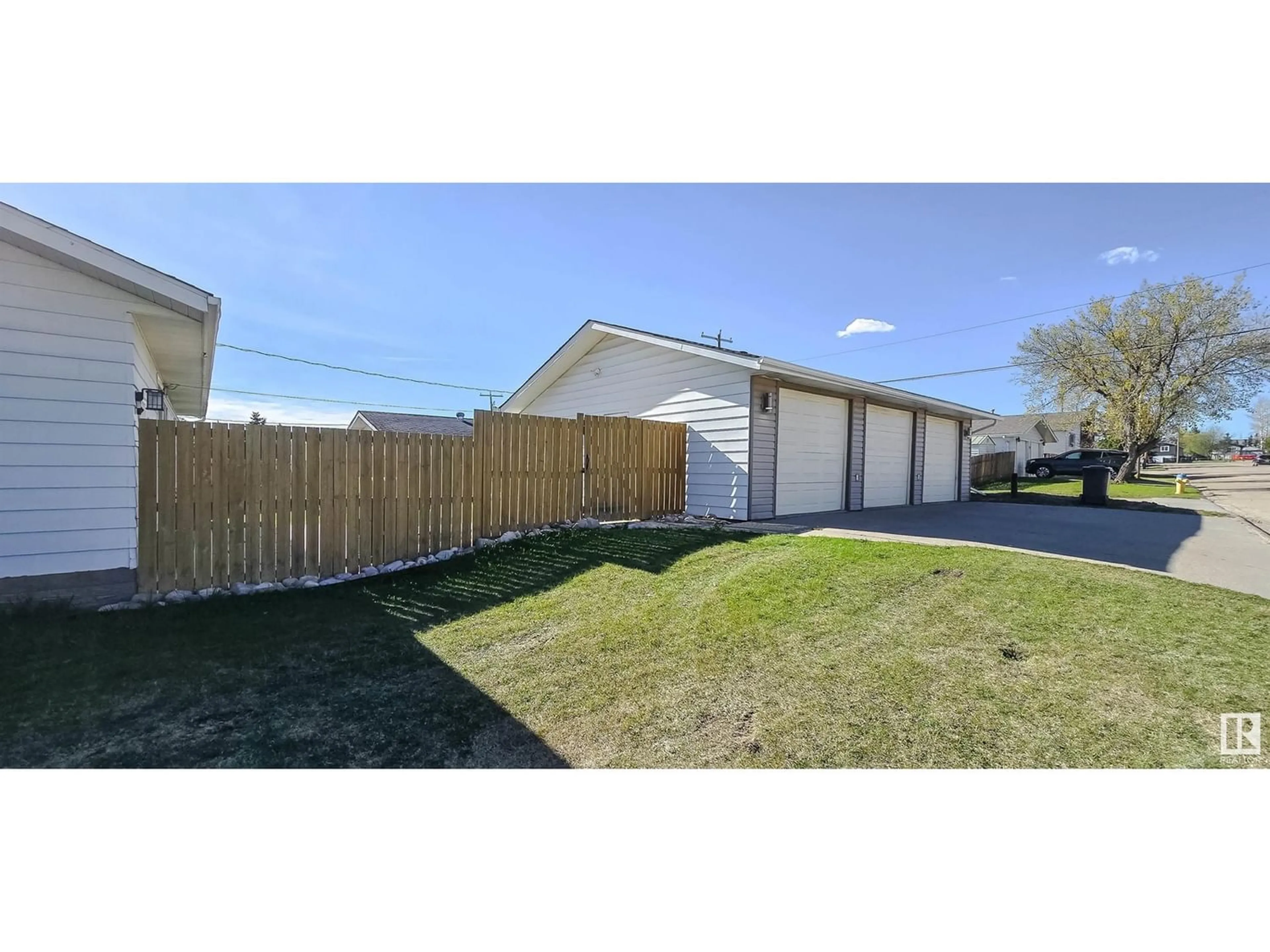 Fenced yard for 5504 45 AV, Drayton Valley Alberta T7A1K3