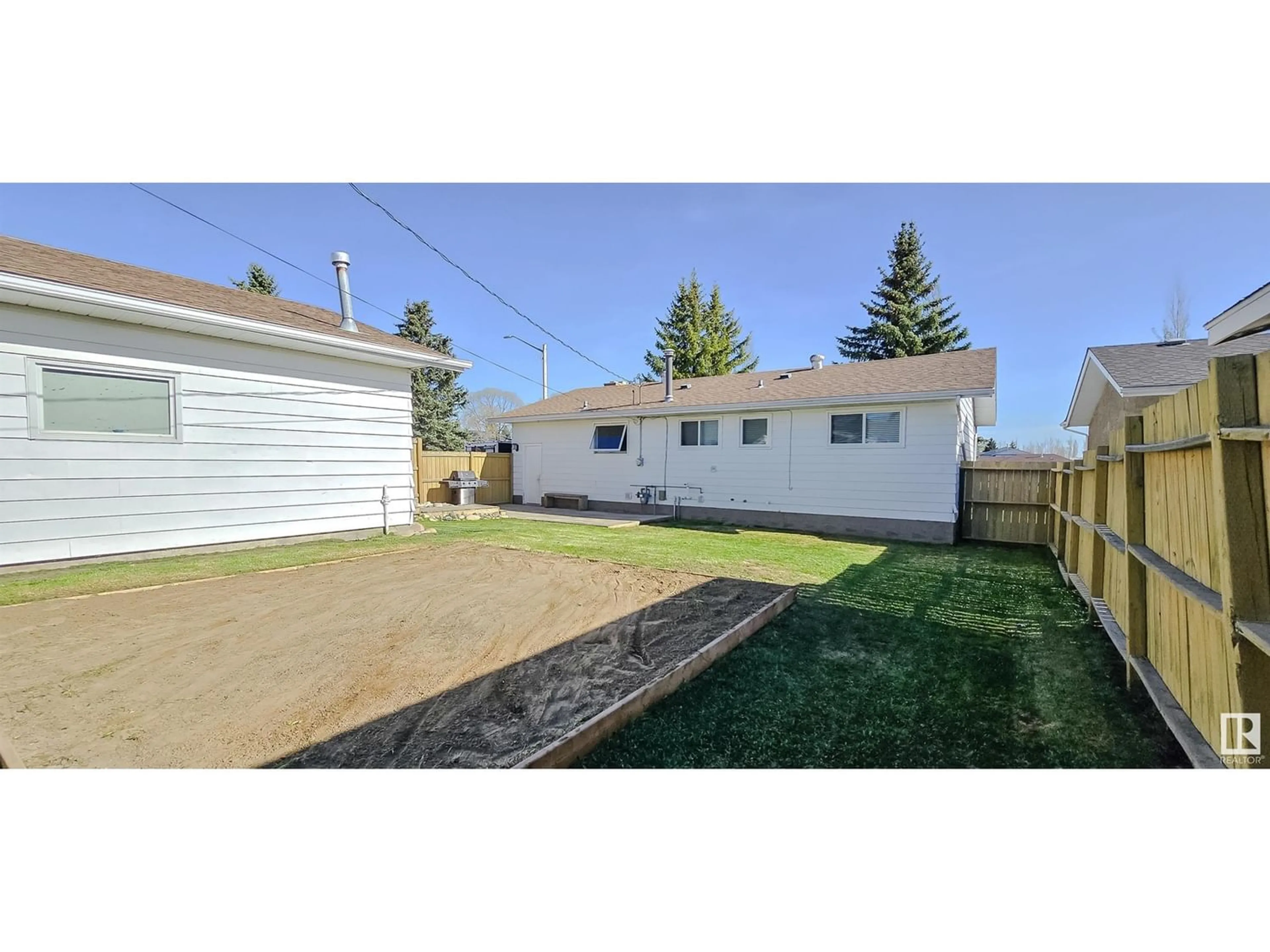 Fenced yard for 5504 45 AV, Drayton Valley Alberta T7A1K3