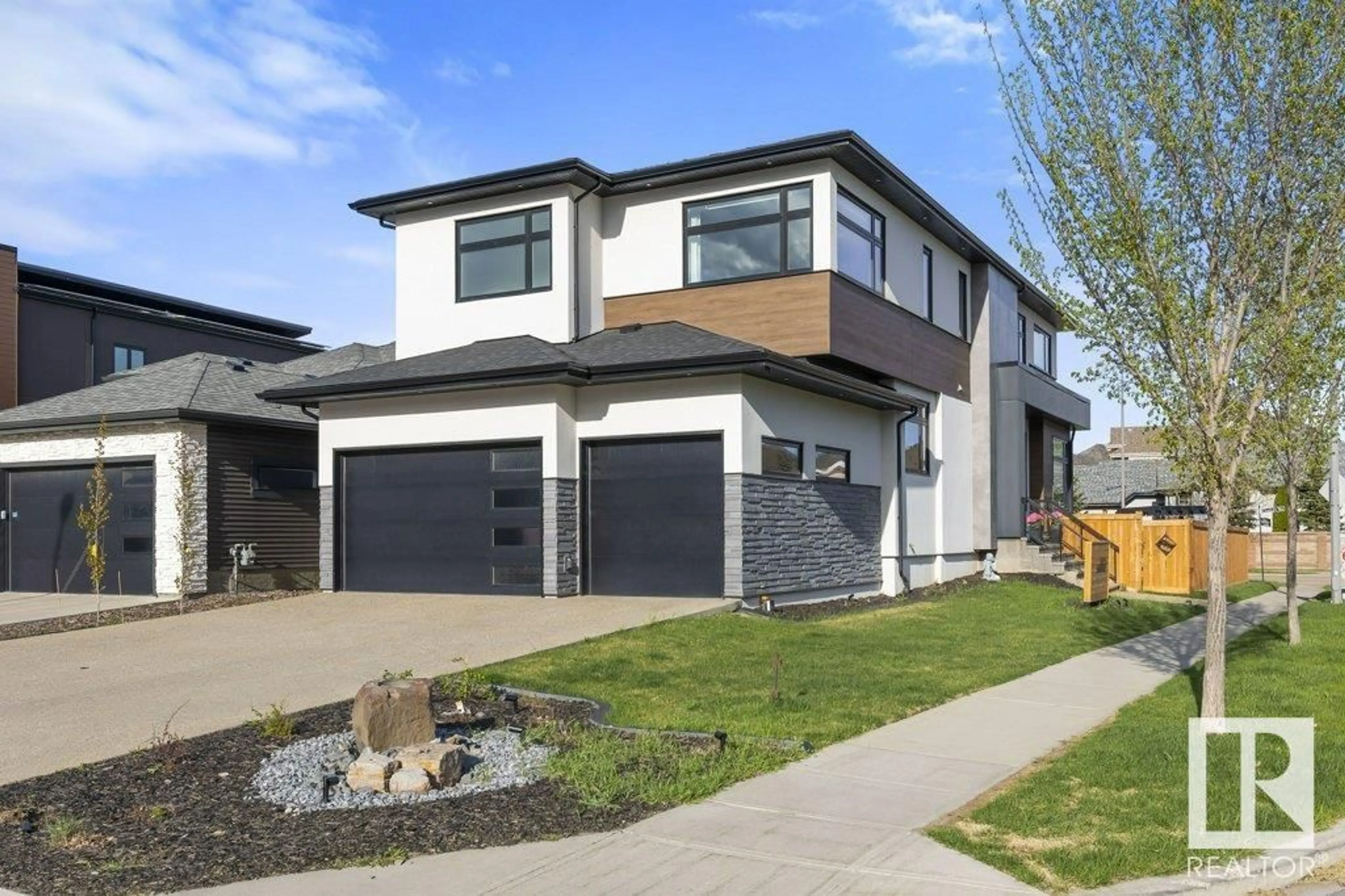 Contemporary kitchen for 1303 CLEMENT CO NW, Edmonton Alberta T6M0C9