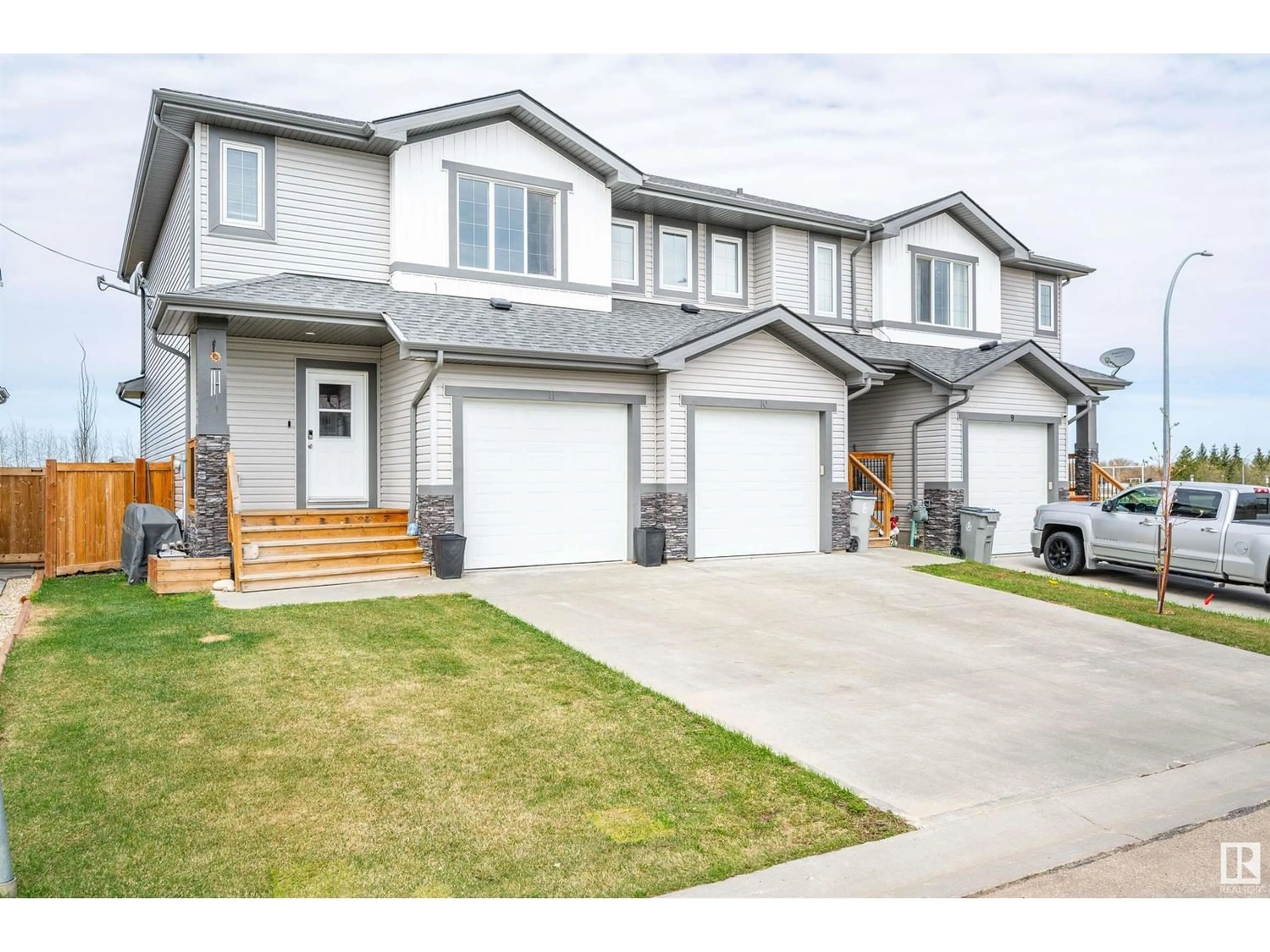 A pic from exterior of the house or condo for #11 5309 49 AV, Calmar Alberta T0C0V0