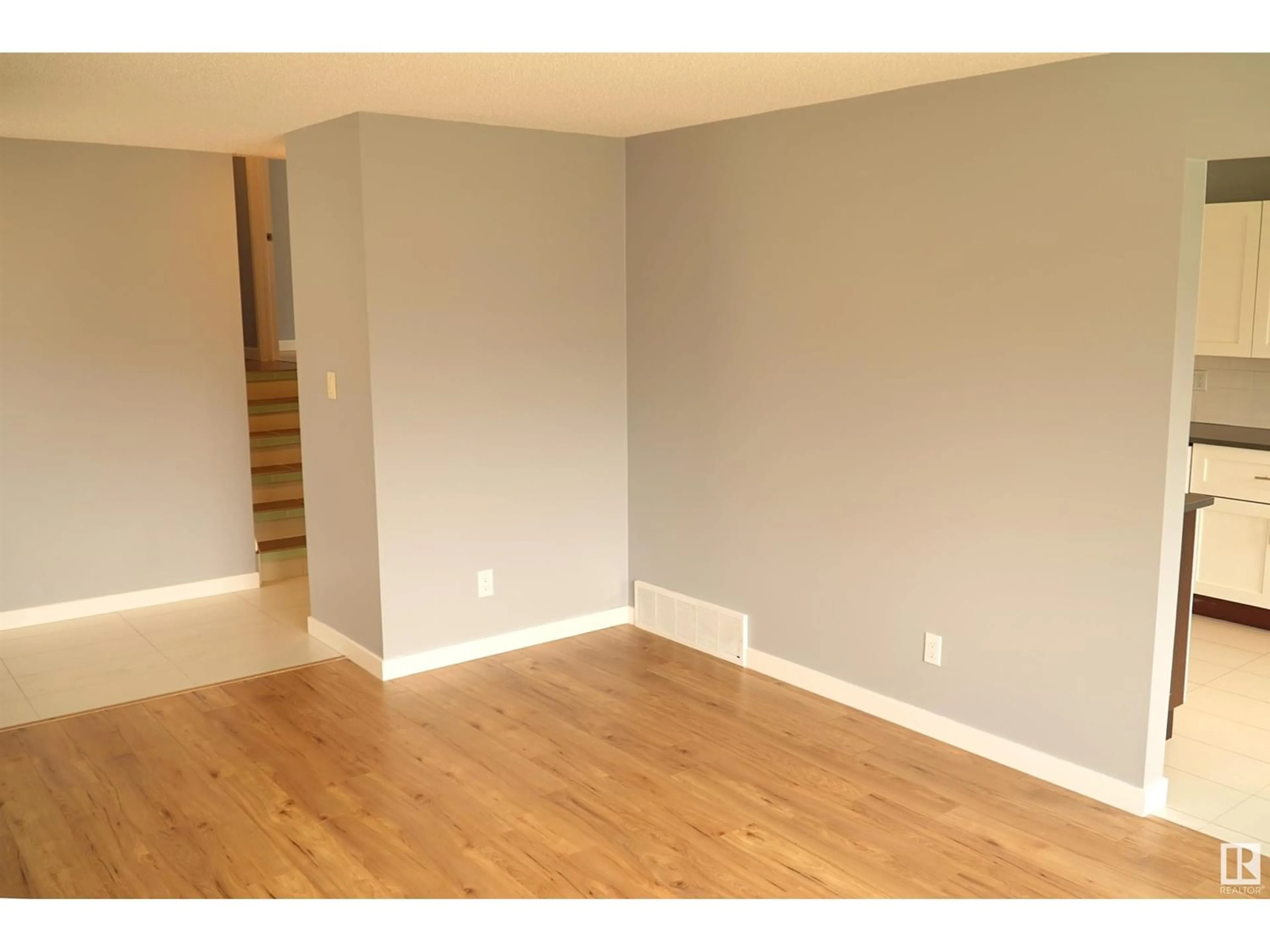 A pic of a room for 17925 91A ST NW, Edmonton Alberta T5Z2K7