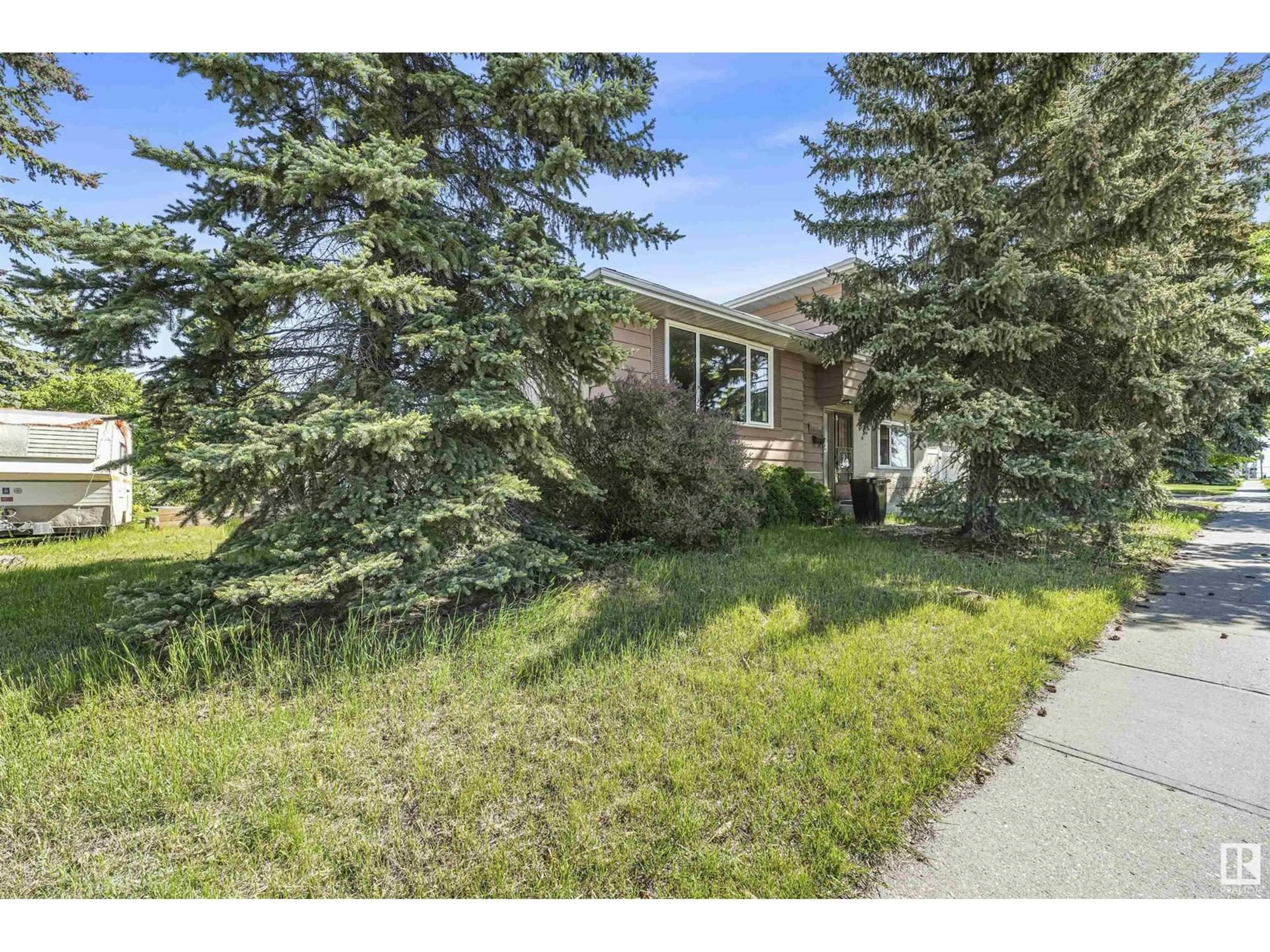 Living room for 11132 51 AV NW NW, Edmonton Alberta T6H0L6