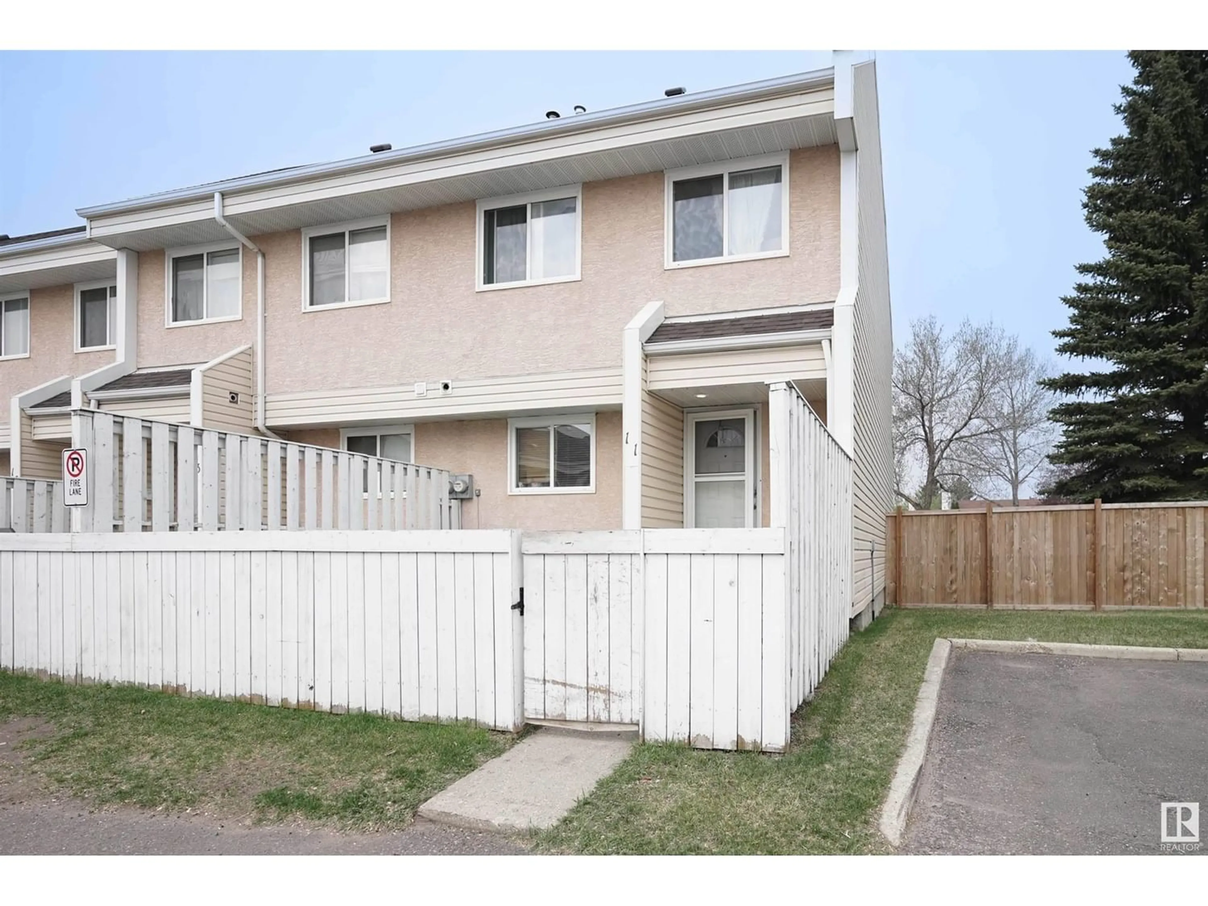 A pic from exterior of the house or condo for 16511 100 ST NW, Edmonton Alberta T5X5H4