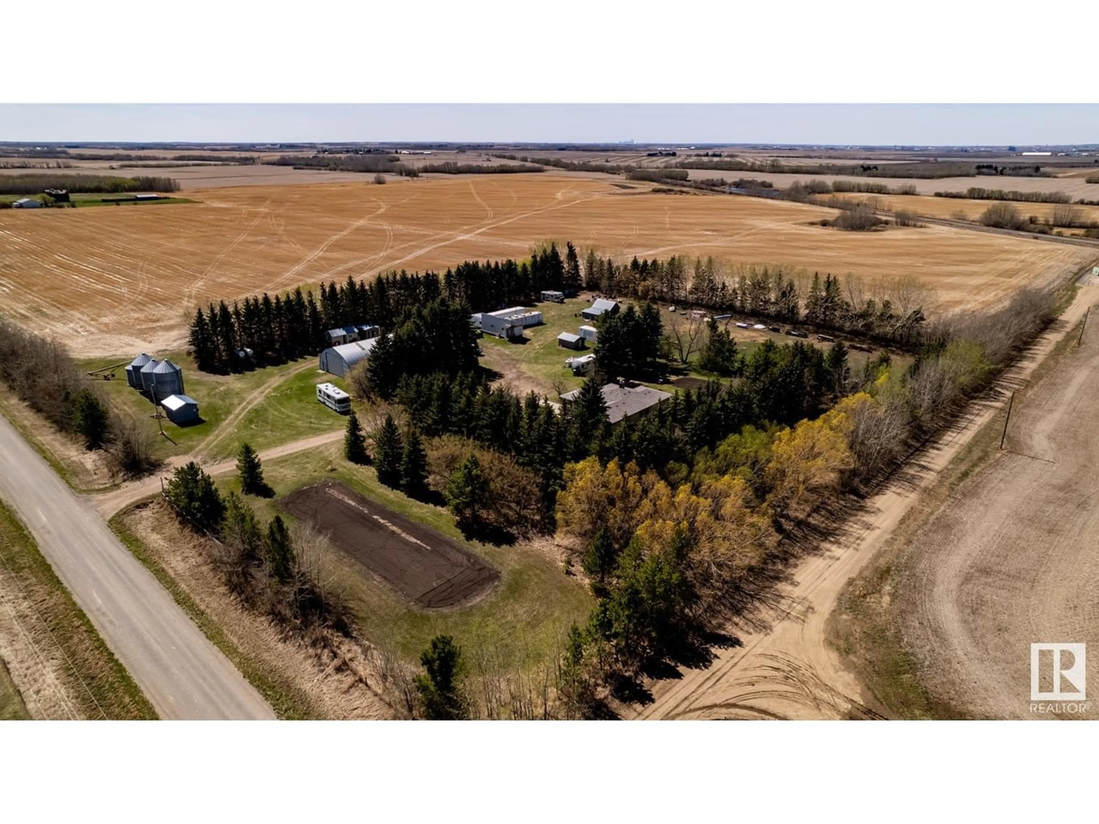 Fenced yard for 55278 RGE RD 211, Rural Strathcona County Alberta T8L4A9