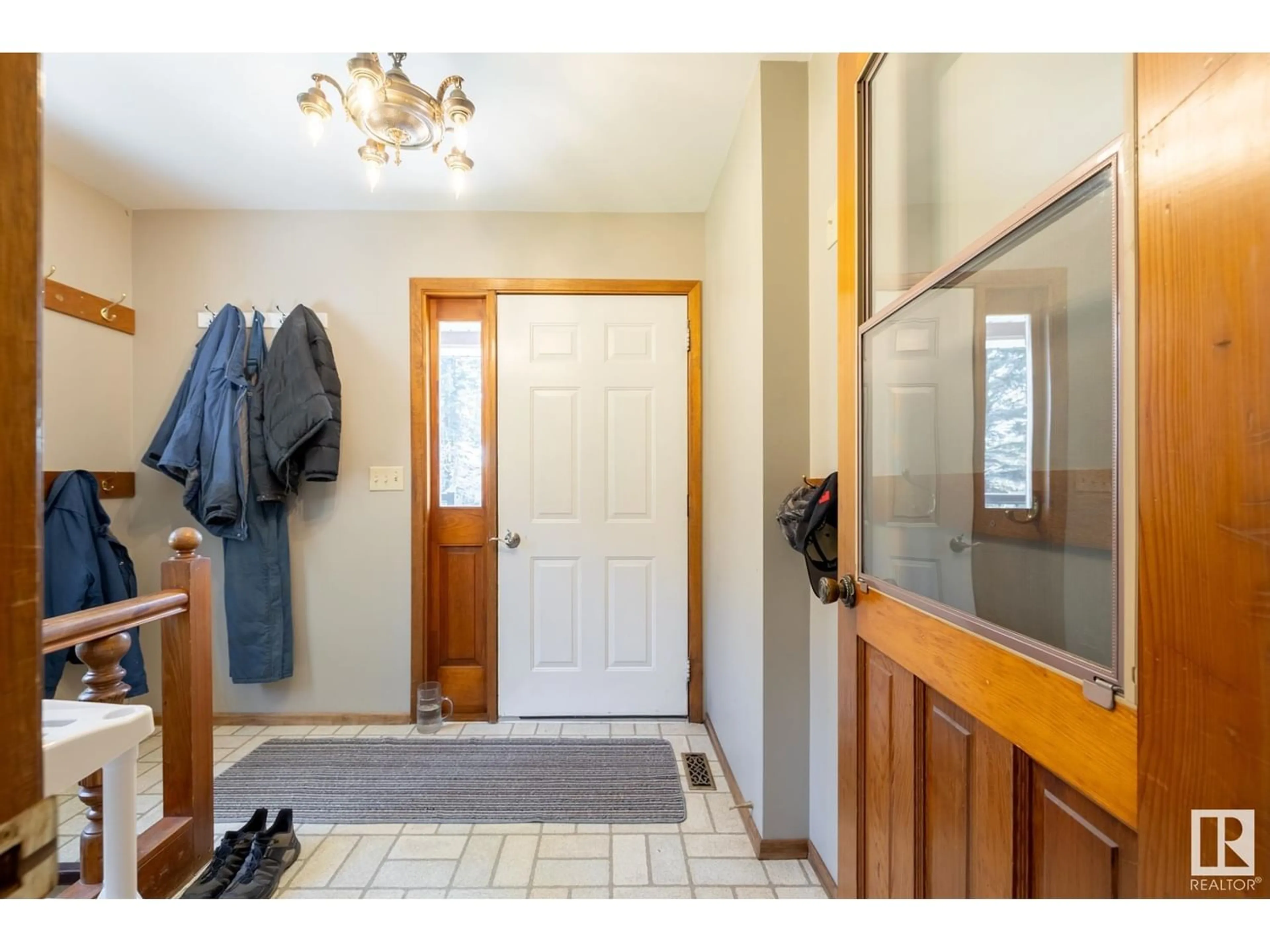 Indoor entryway, wood floors for 55278 RGE RD 211, Rural Strathcona County Alberta T8L4A9